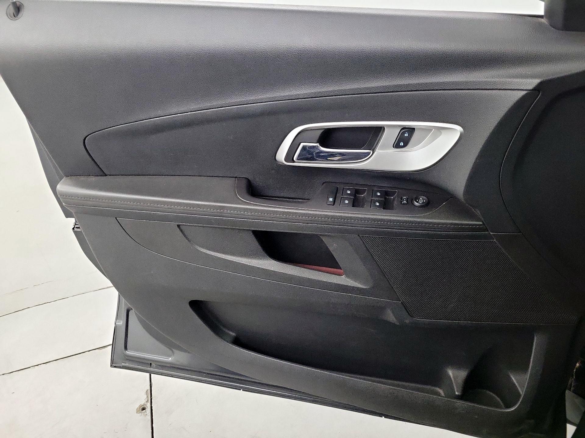 Thumbnail: 2017 Chevrolet Equinox - 10