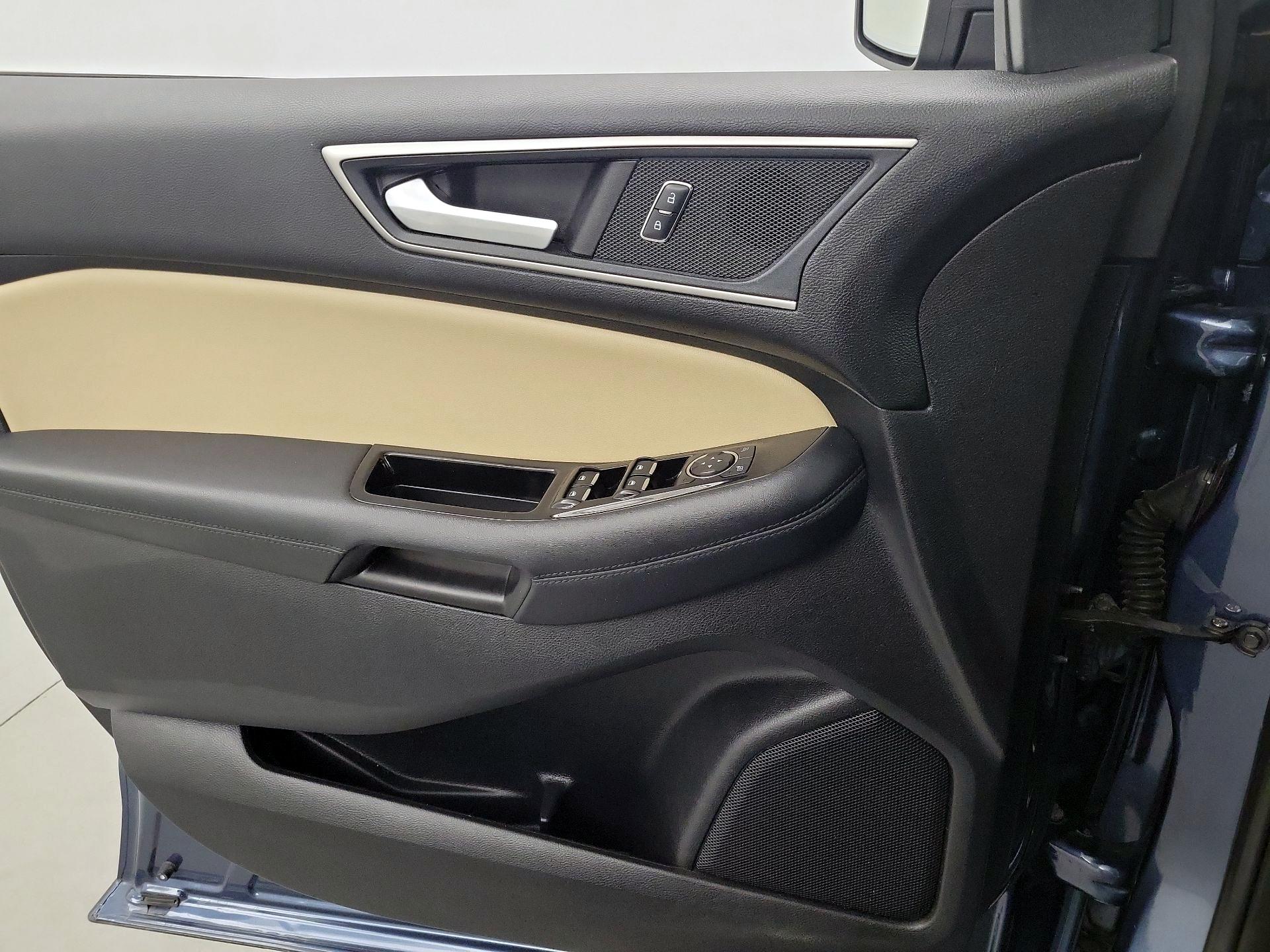 Thumbnail: 2018 Ford Edge - 10