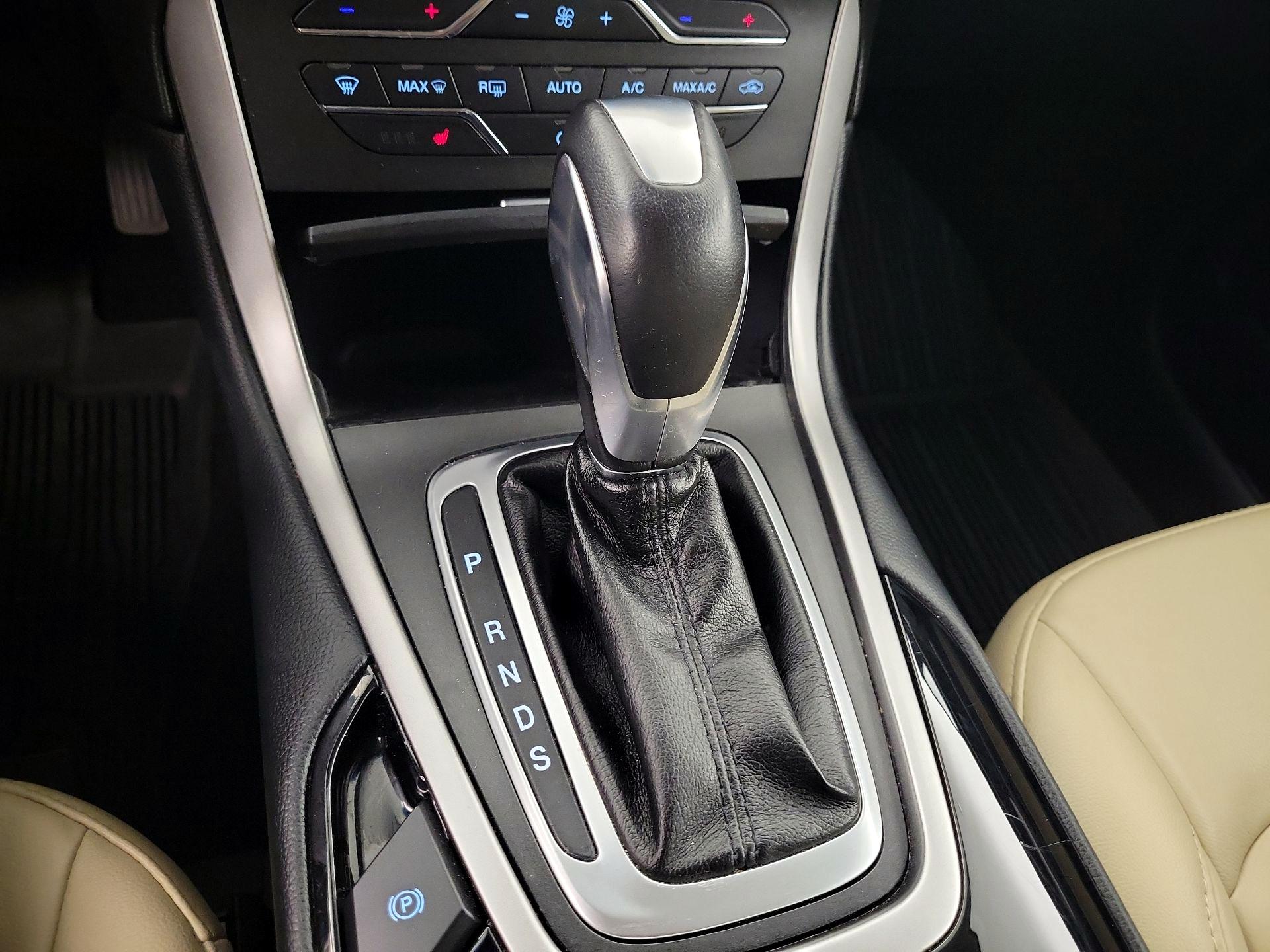 Thumbnail: 2018 Ford Edge - 15