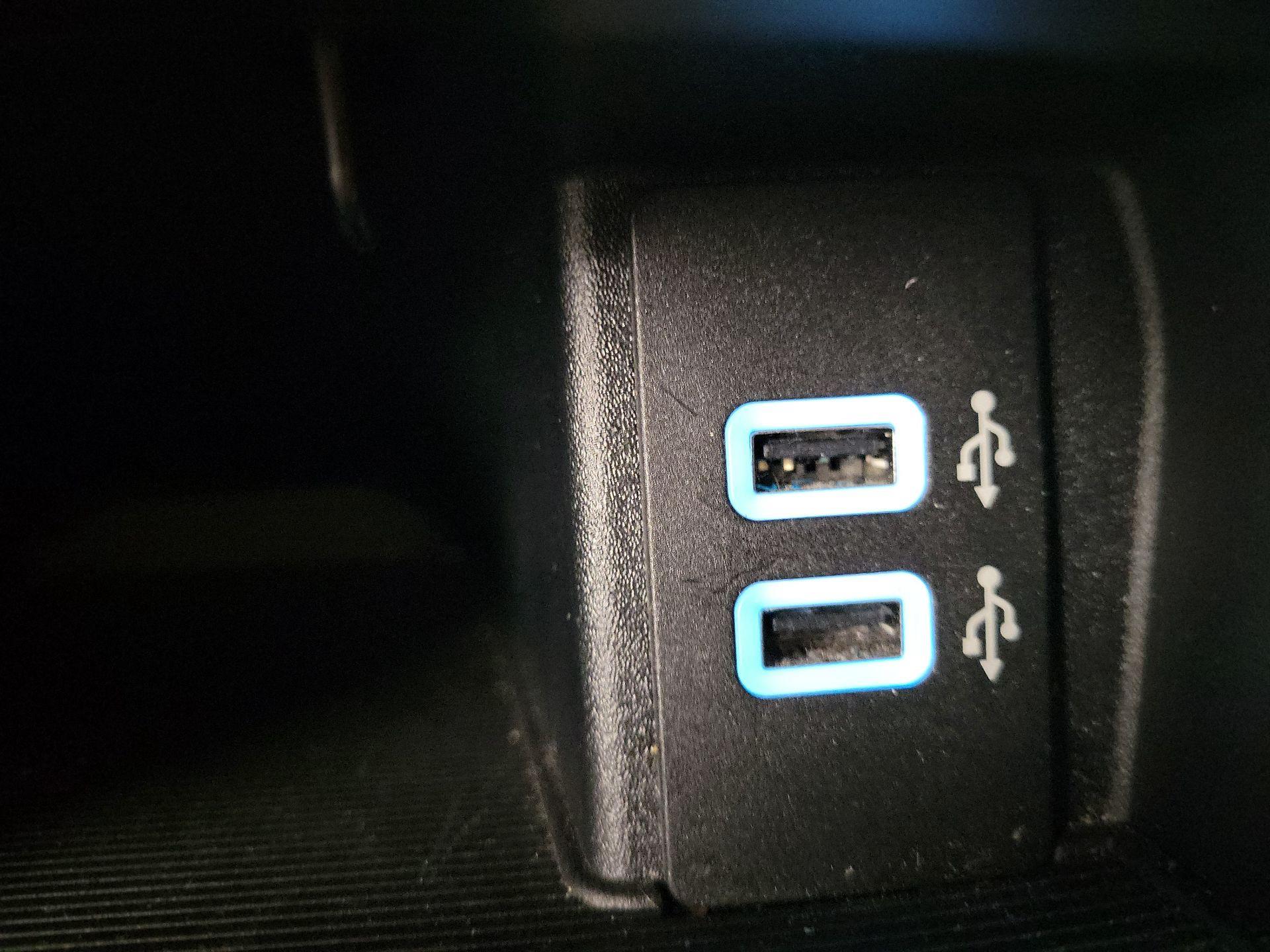 Thumbnail: 2018 Ford Edge - 16