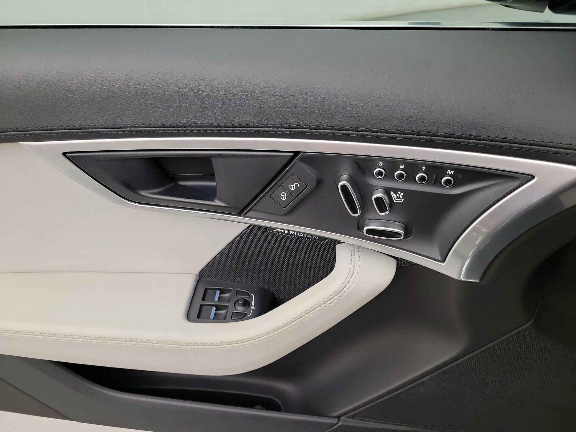 Thumbnail: 2018 Jaguar F-Type - 10