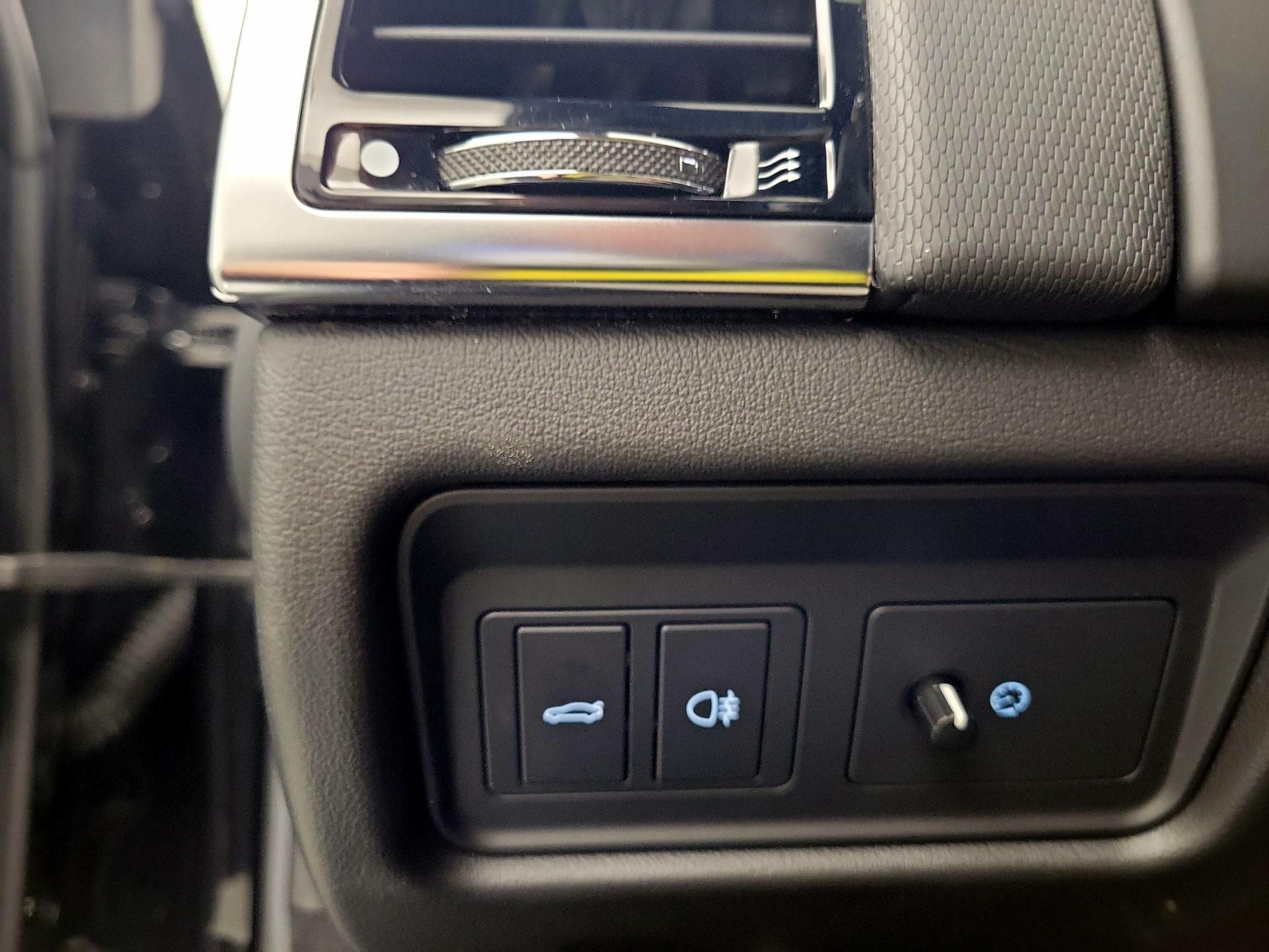 Thumbnail: 2018 Jaguar F-Type - 11