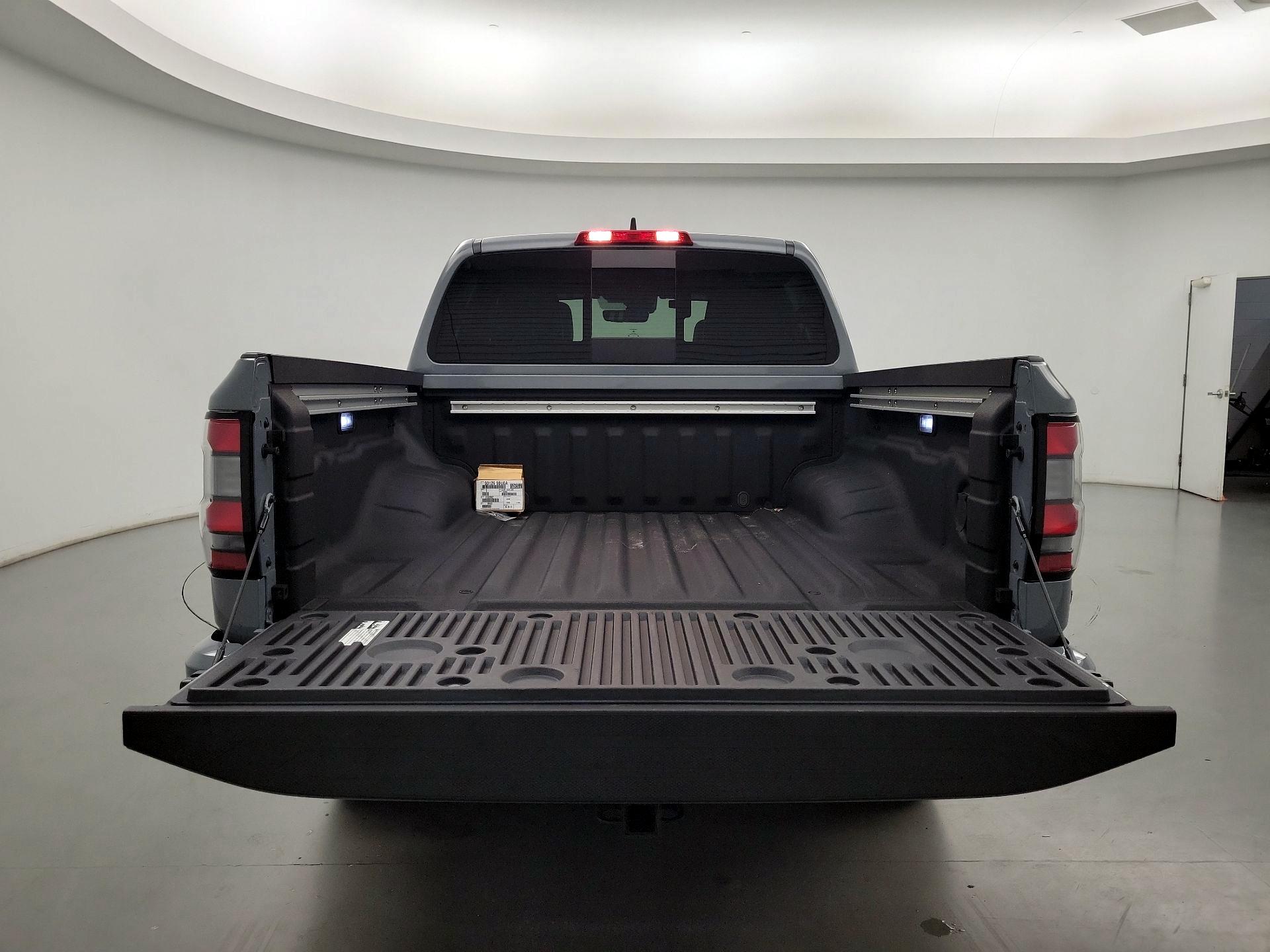 Thumbnail: 2023 Nissan Frontier - 20