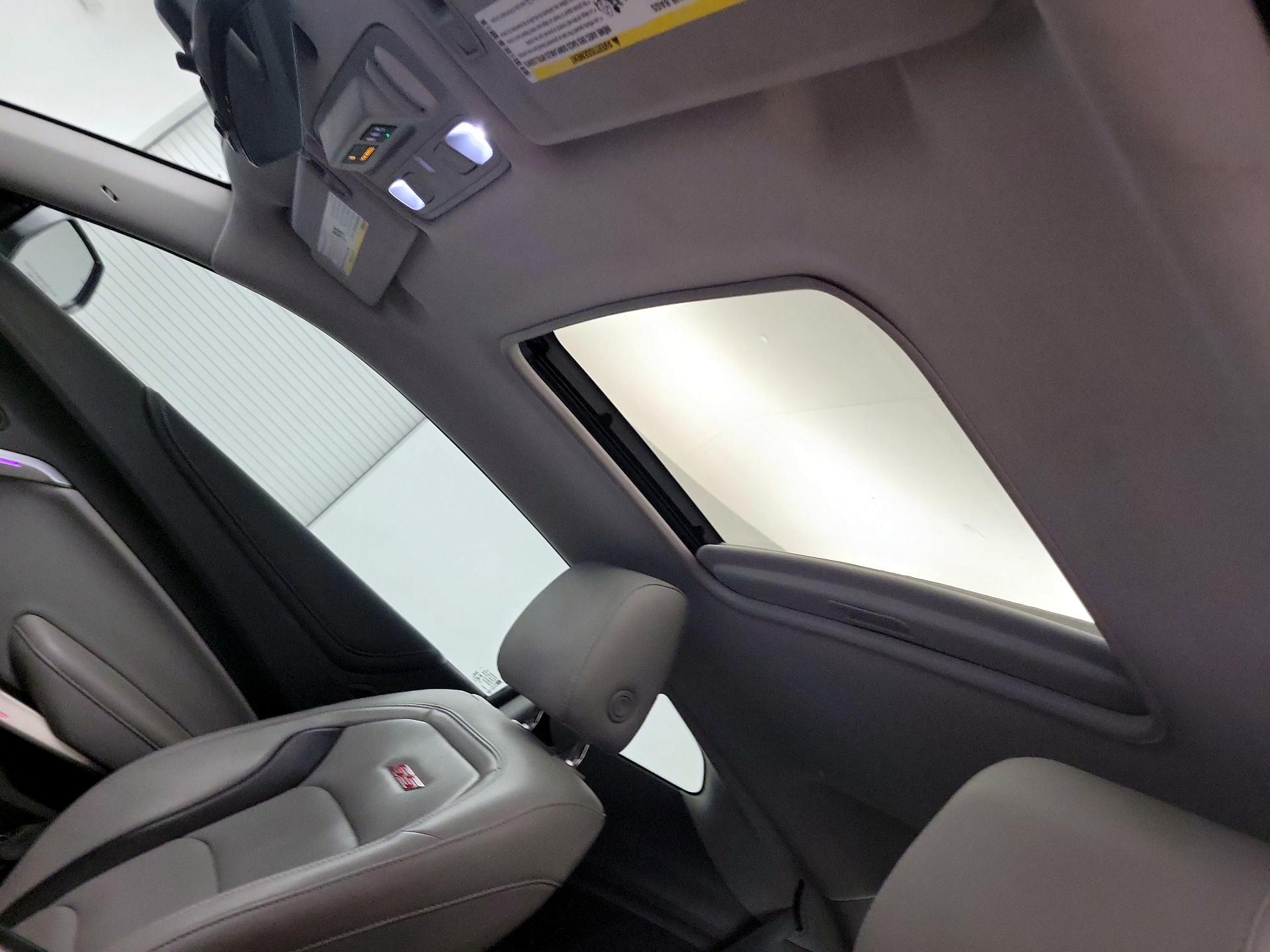 Thumbnail: 2019 Chevrolet Camaro - 18