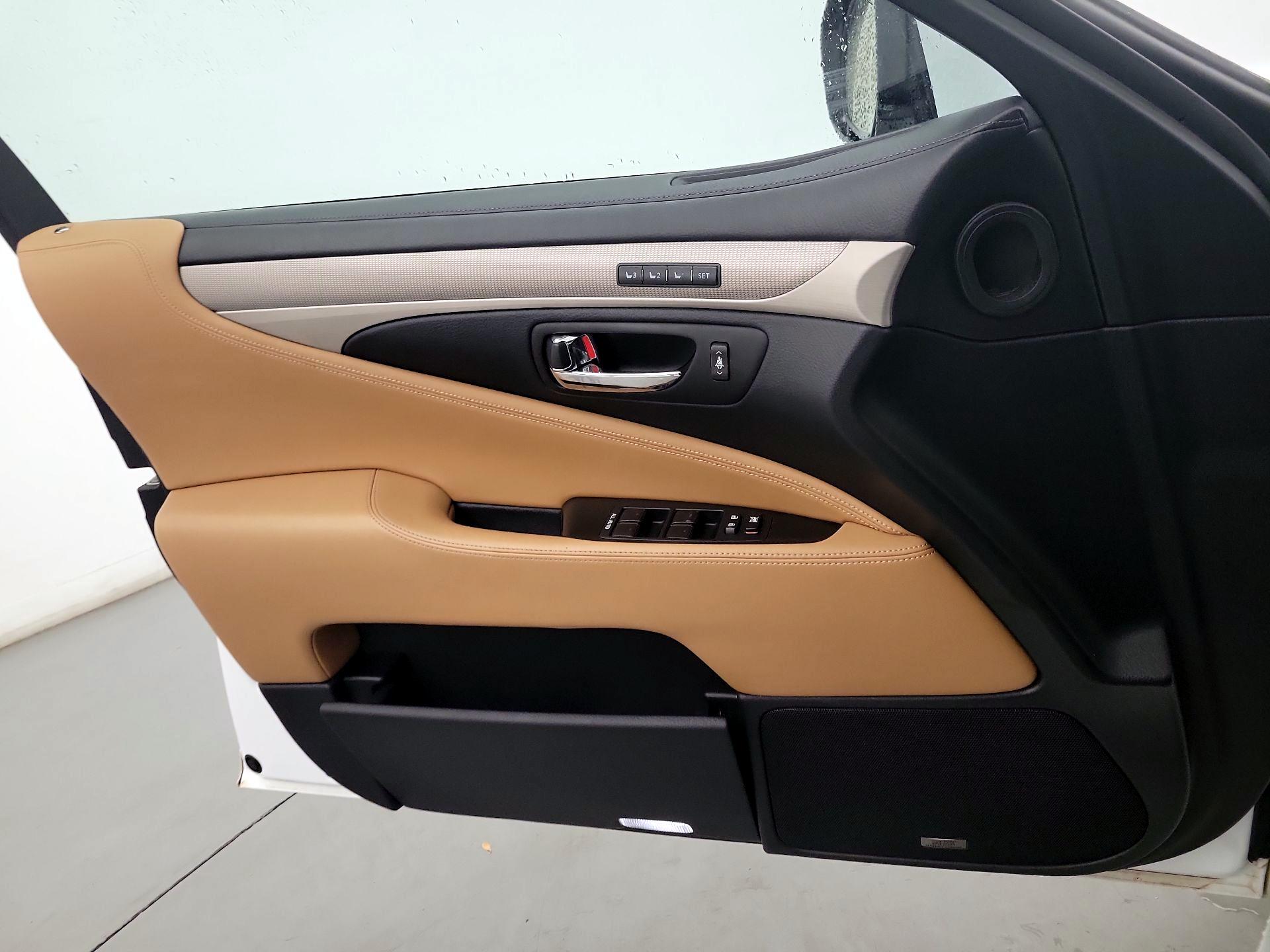 Thumbnail: 2014 Lexus LS - 10