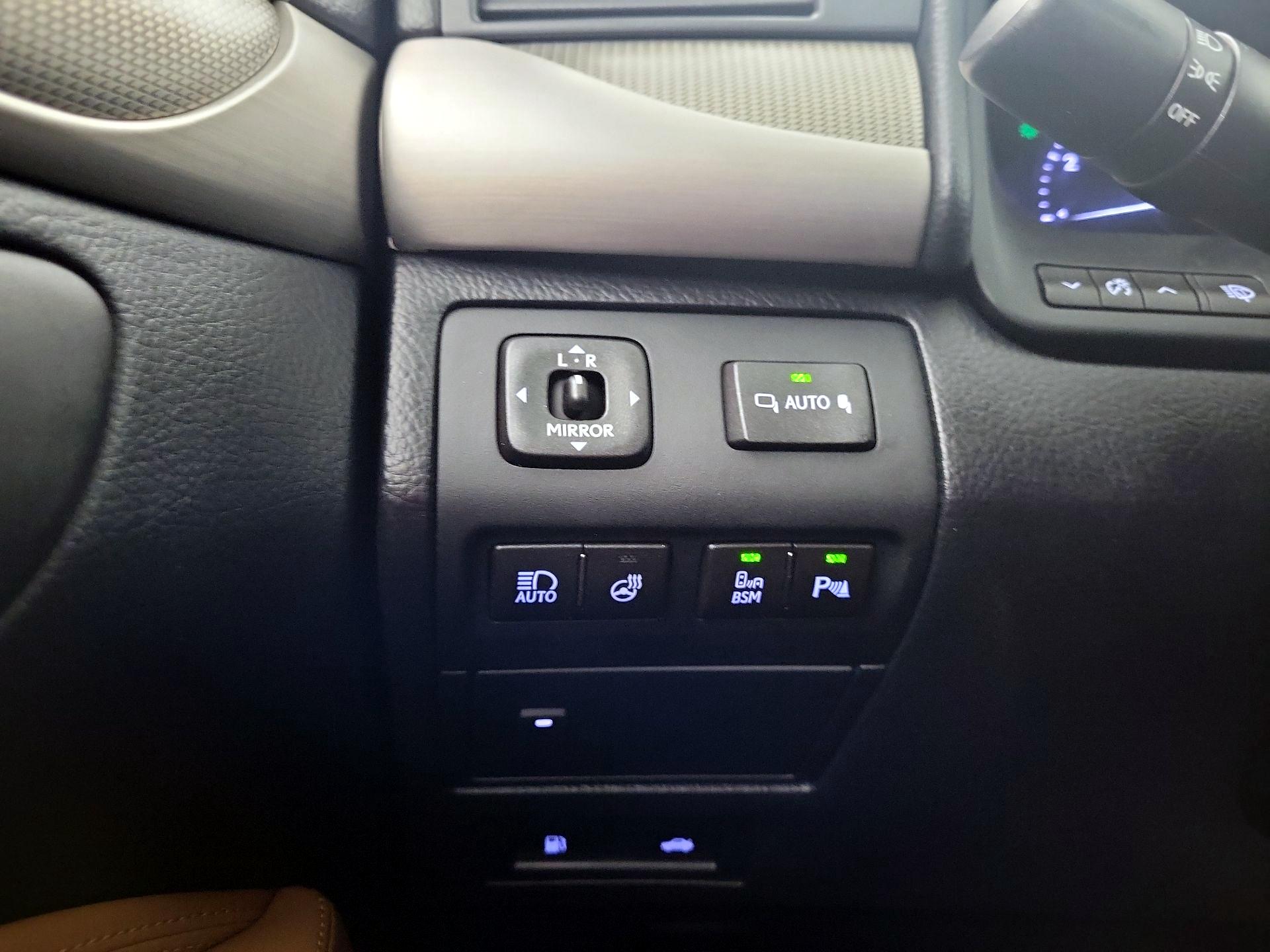 Thumbnail: 2014 Lexus LS - 11