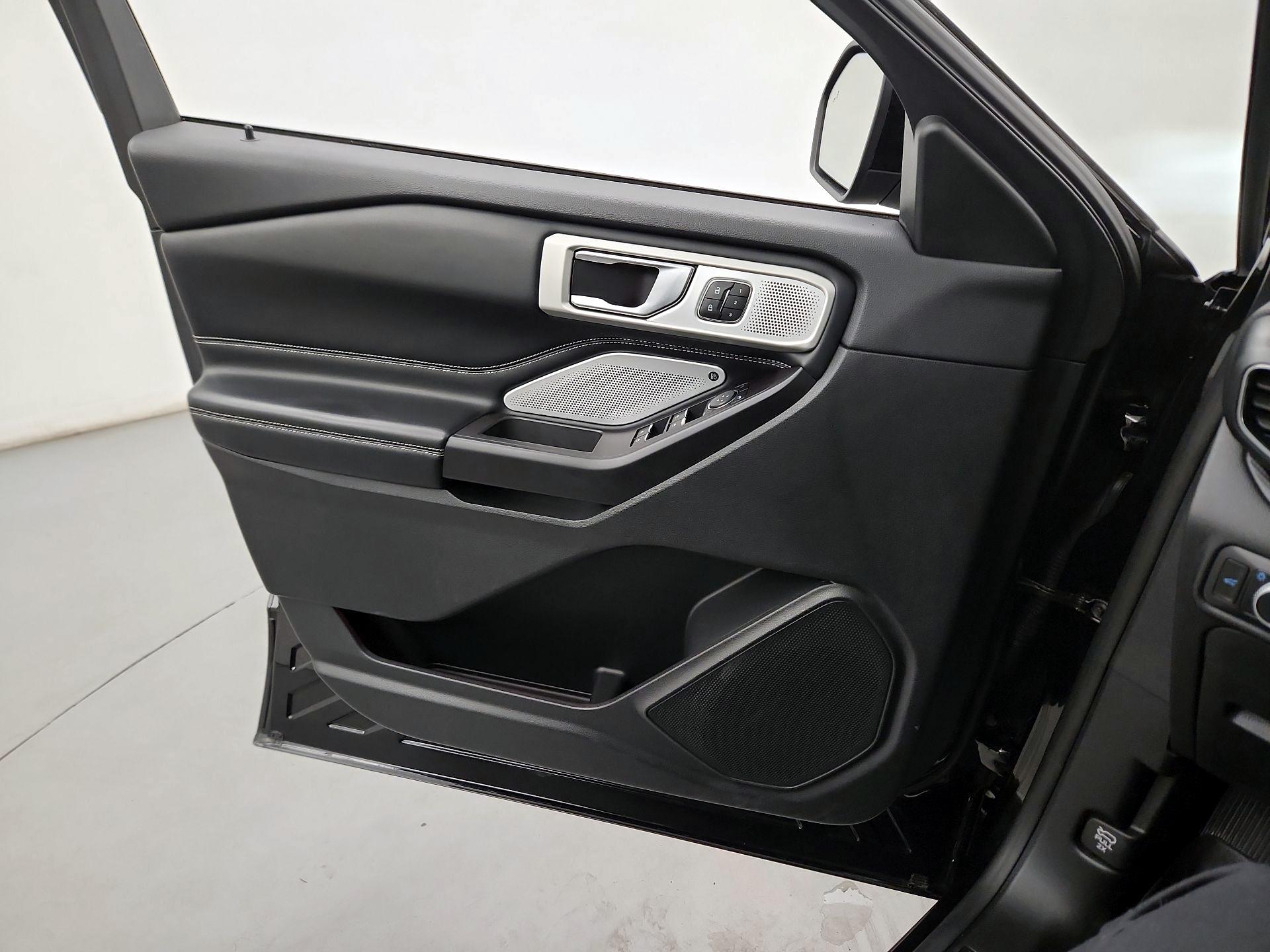 Thumbnail: 2020 Ford Explorer - 10