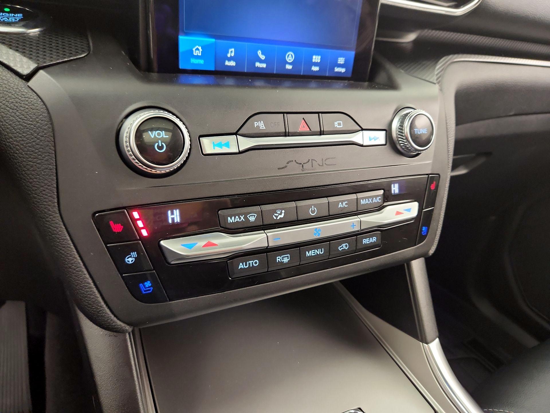 Thumbnail: 2020 Ford Explorer - 15