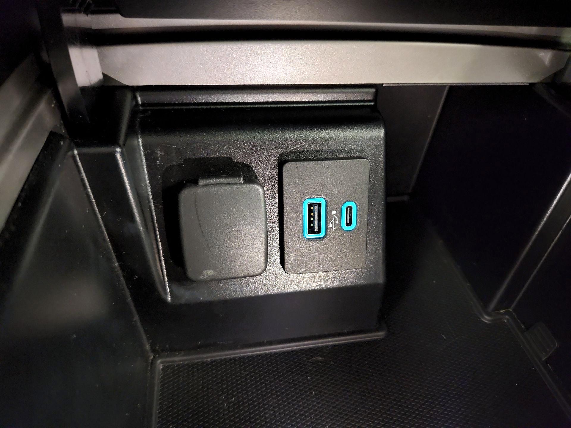 Thumbnail: 2020 Ford Explorer - 17