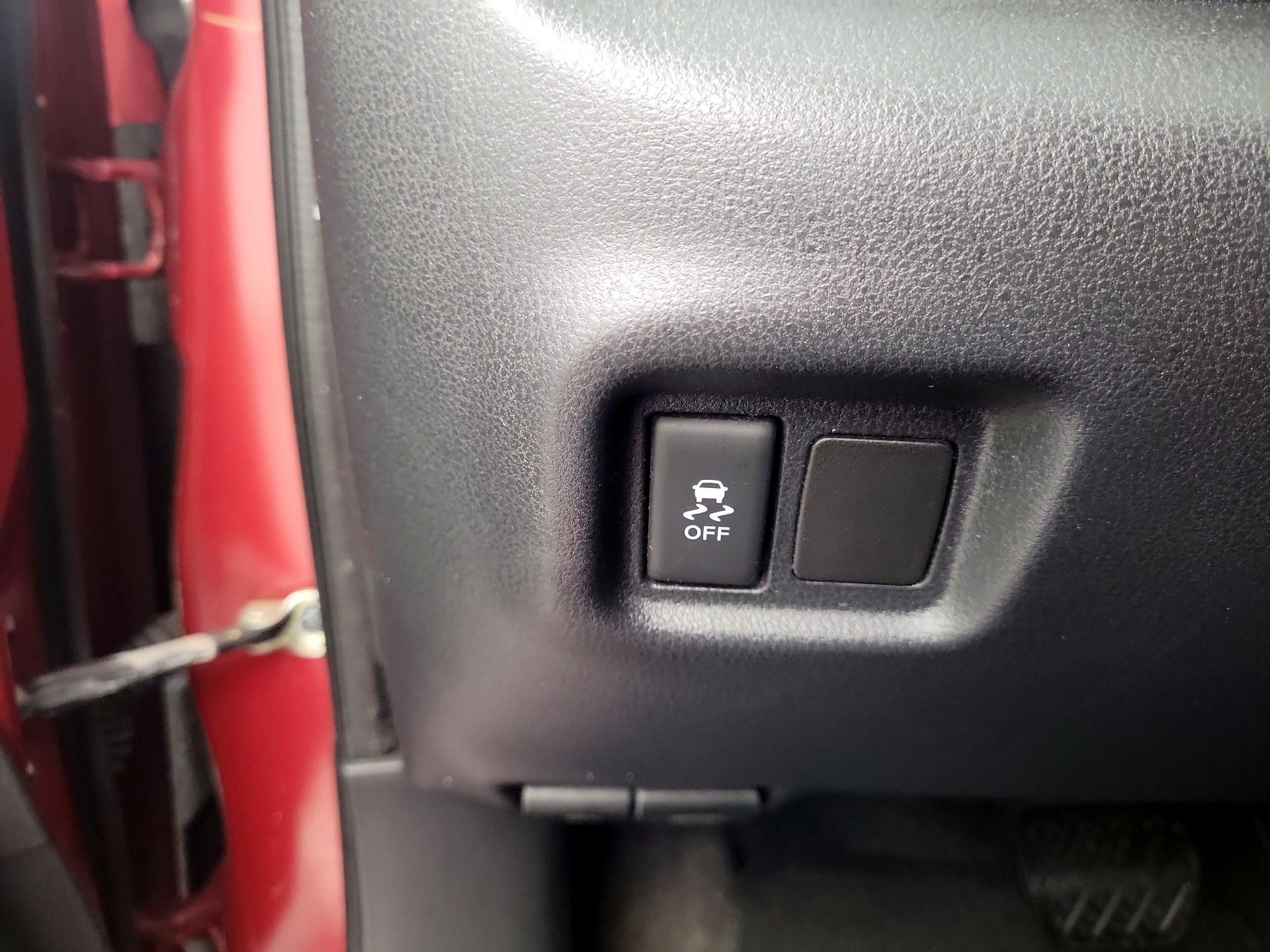 Thumbnail: 2016 Nissan Versa - 11