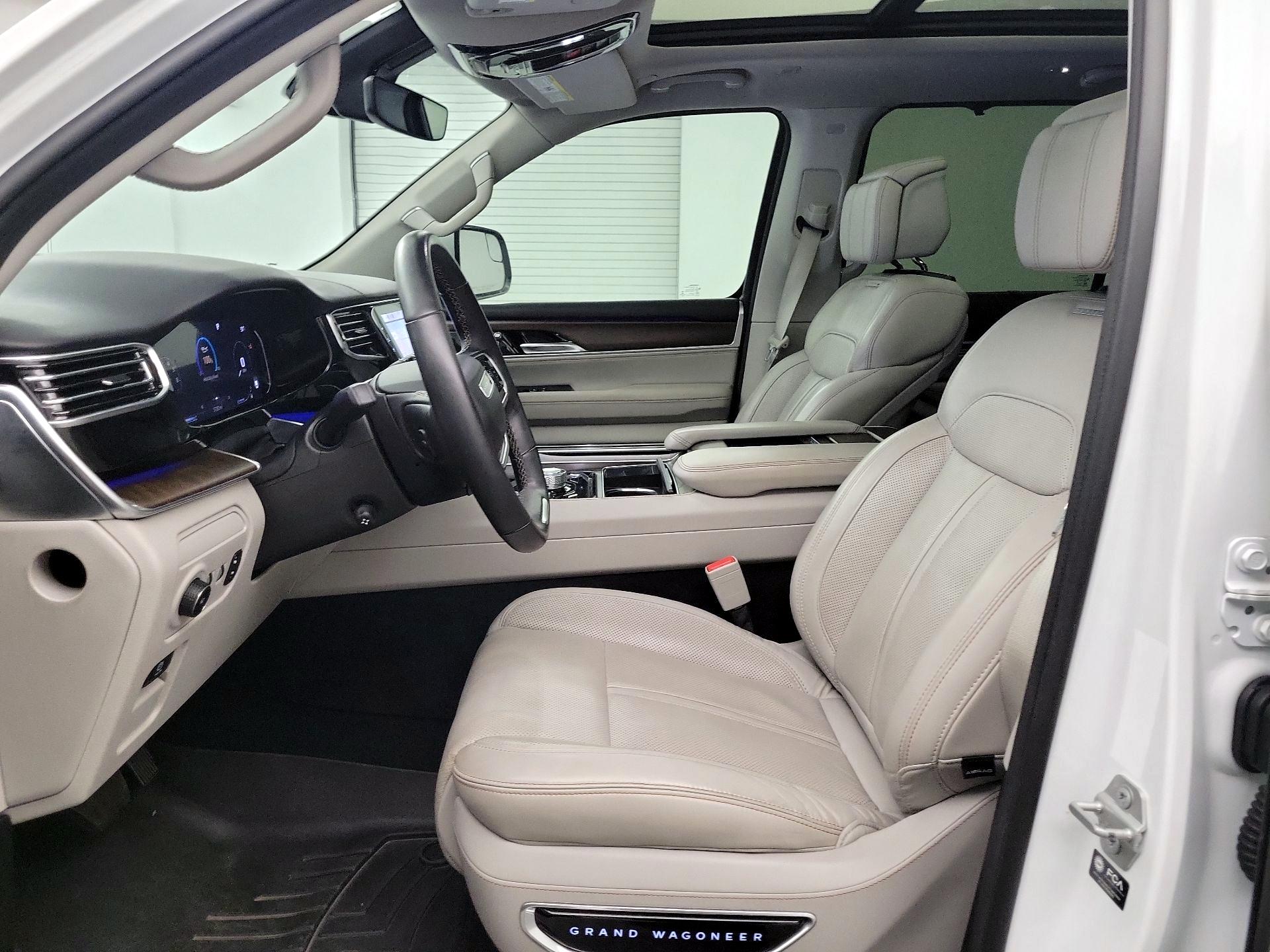 Thumbnail: 2022 Jeep Grand Wagoneer - 9