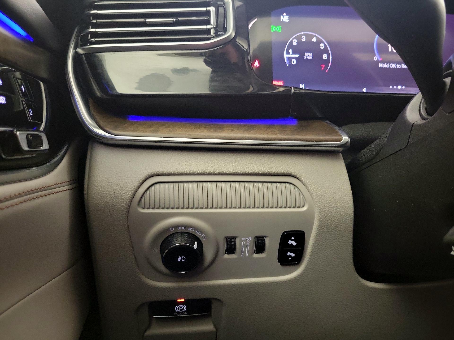 Thumbnail: 2022 Jeep Grand Wagoneer - 11