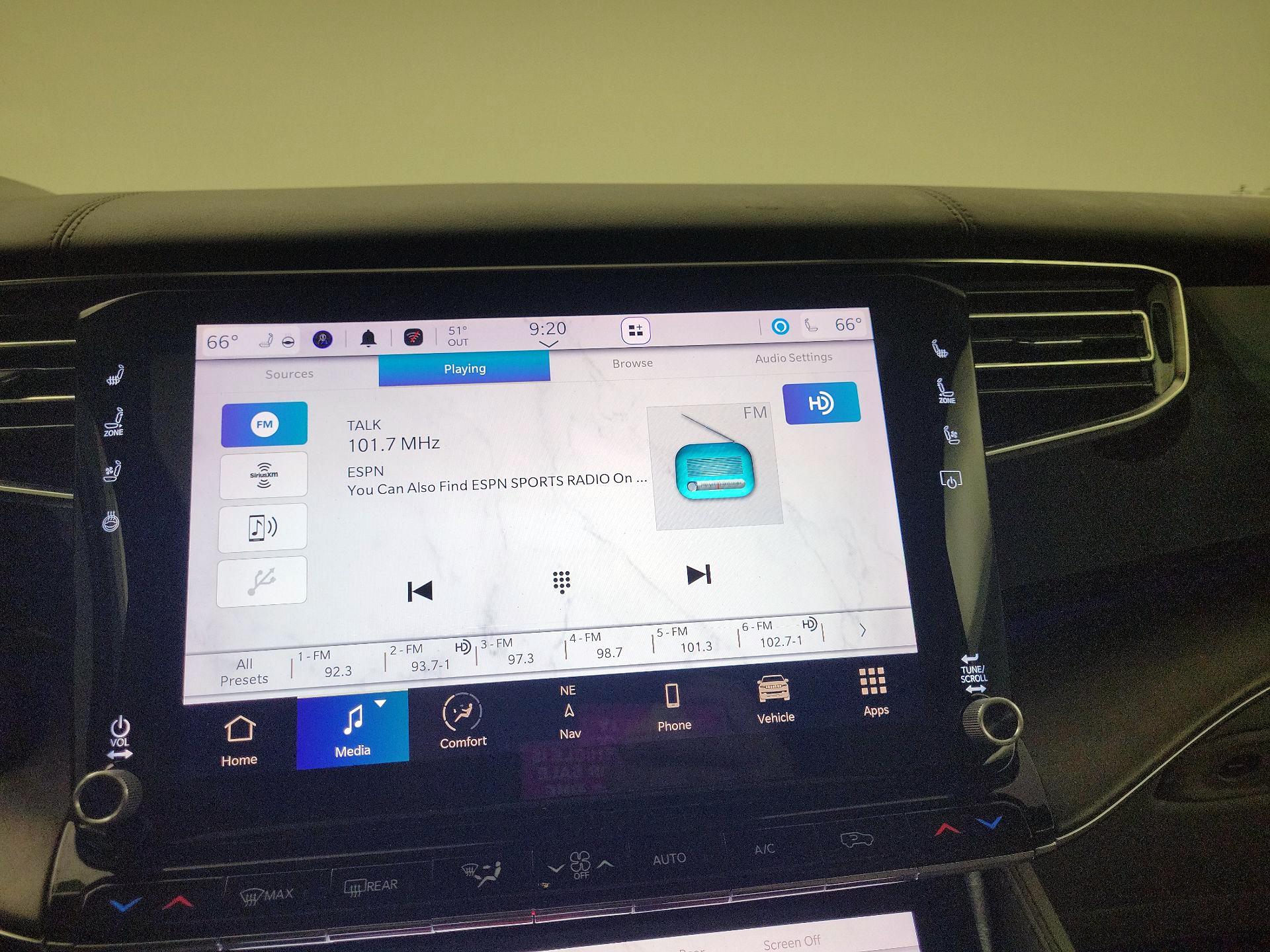 Thumbnail: 2022 Jeep Grand Wagoneer - 14