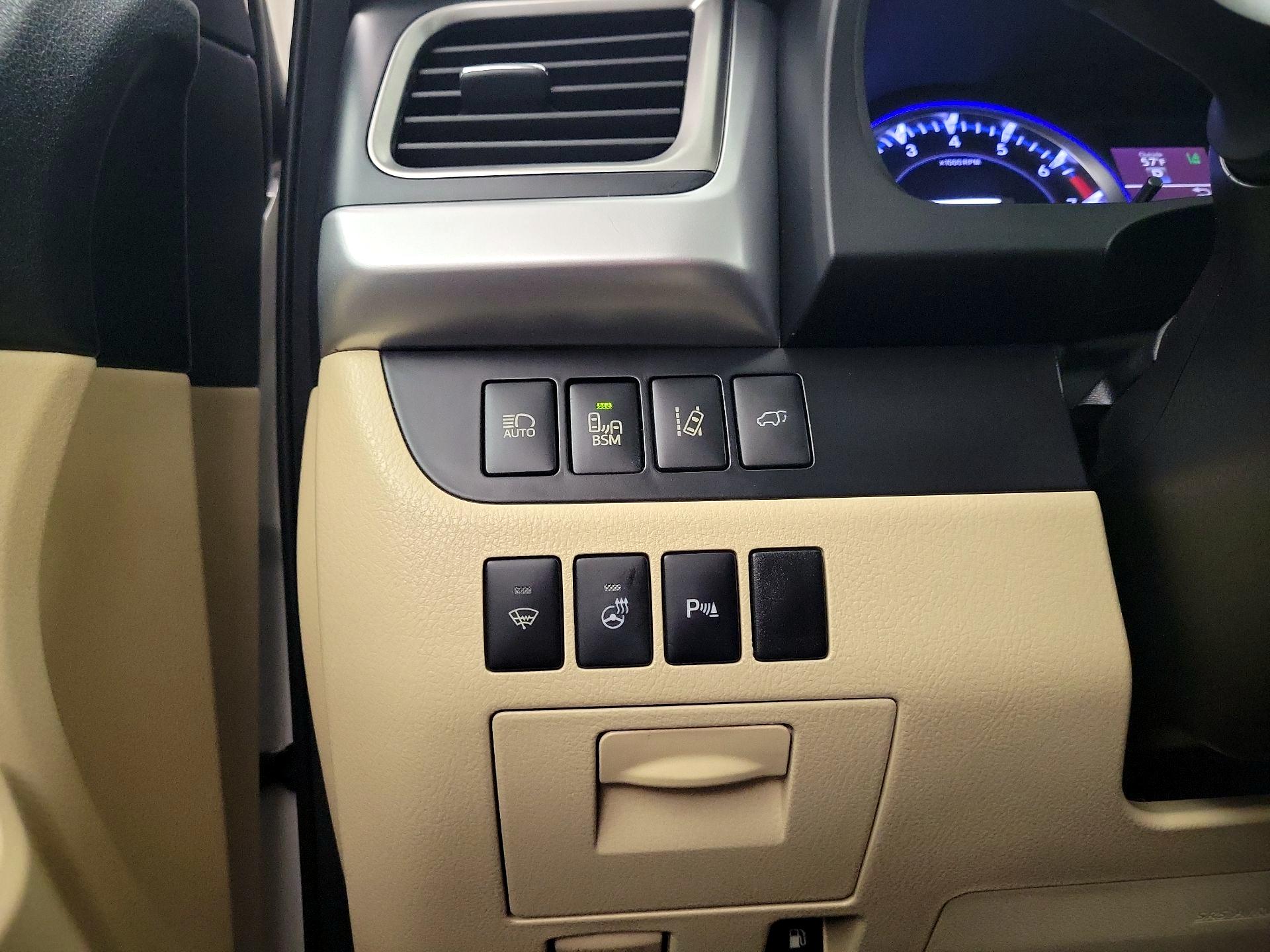 Thumbnail: 2015 Toyota Highlander - 11