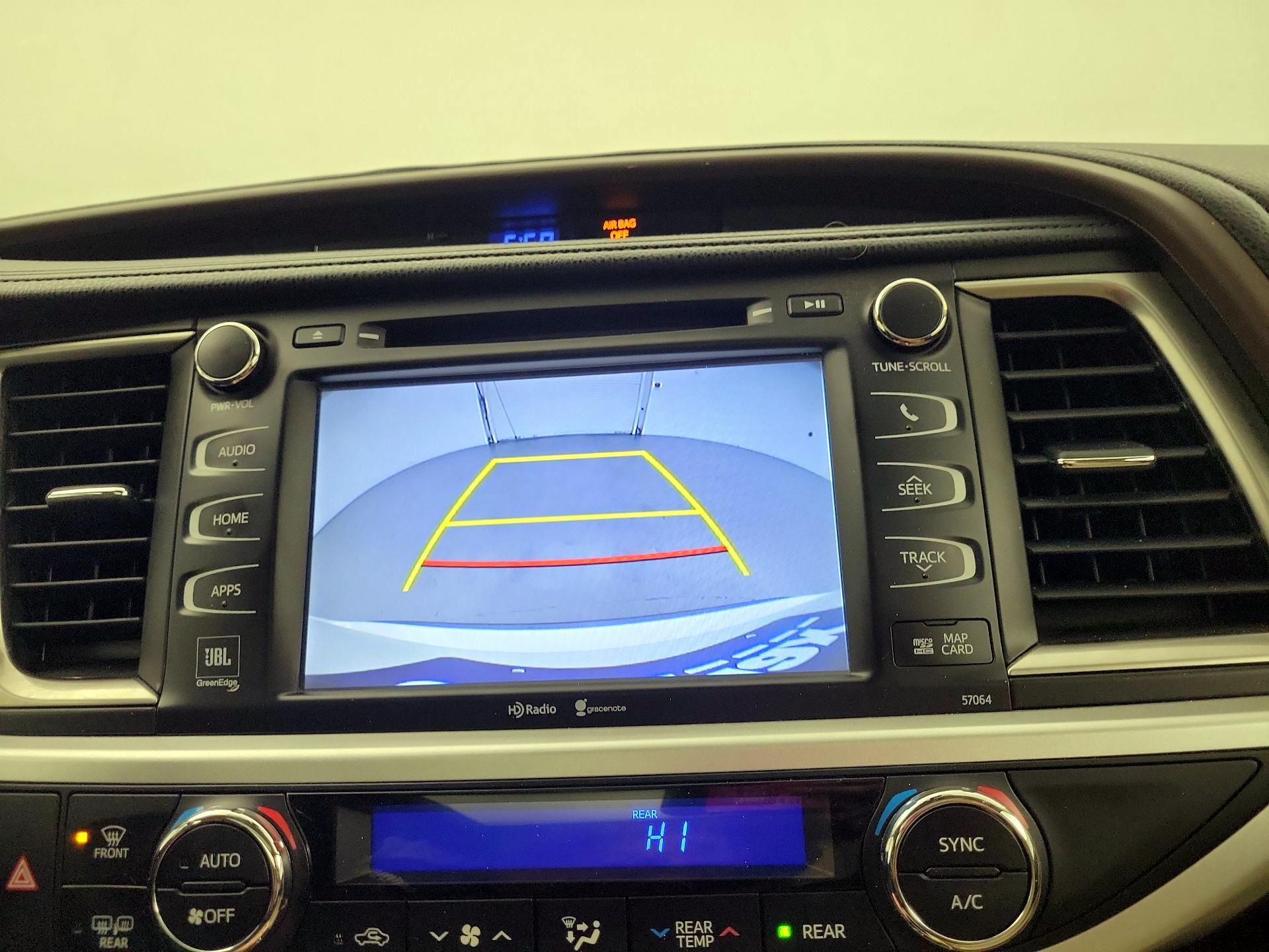 Thumbnail: 2015 Toyota Highlander - 12