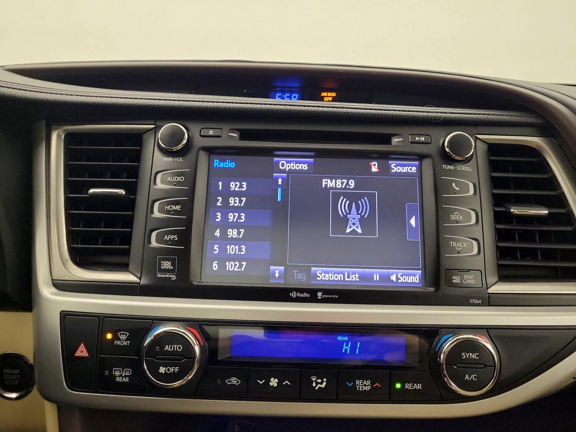 Thumbnail: 2015 Toyota Highlander - 13