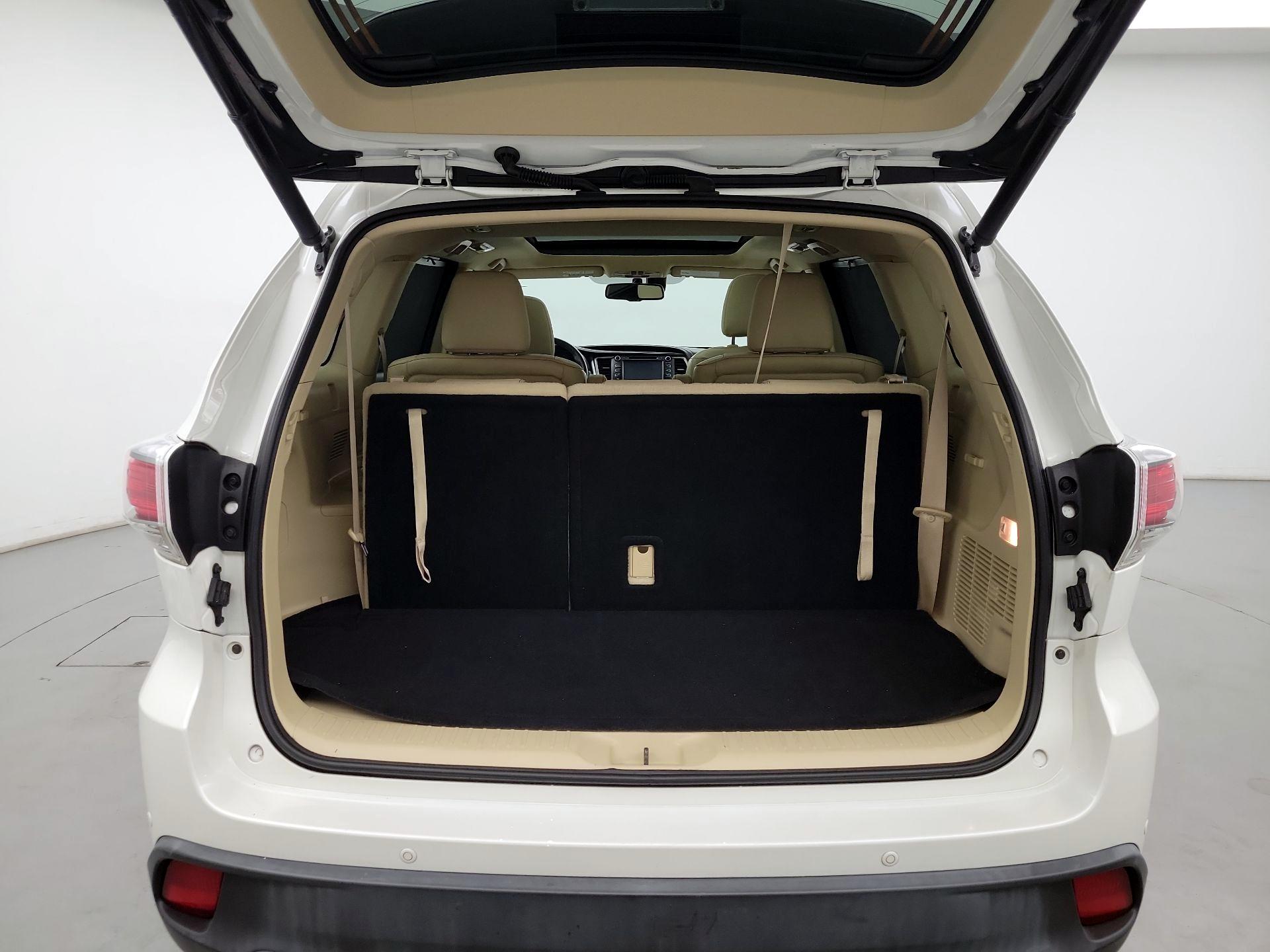 Thumbnail: 2015 Toyota Highlander - 20