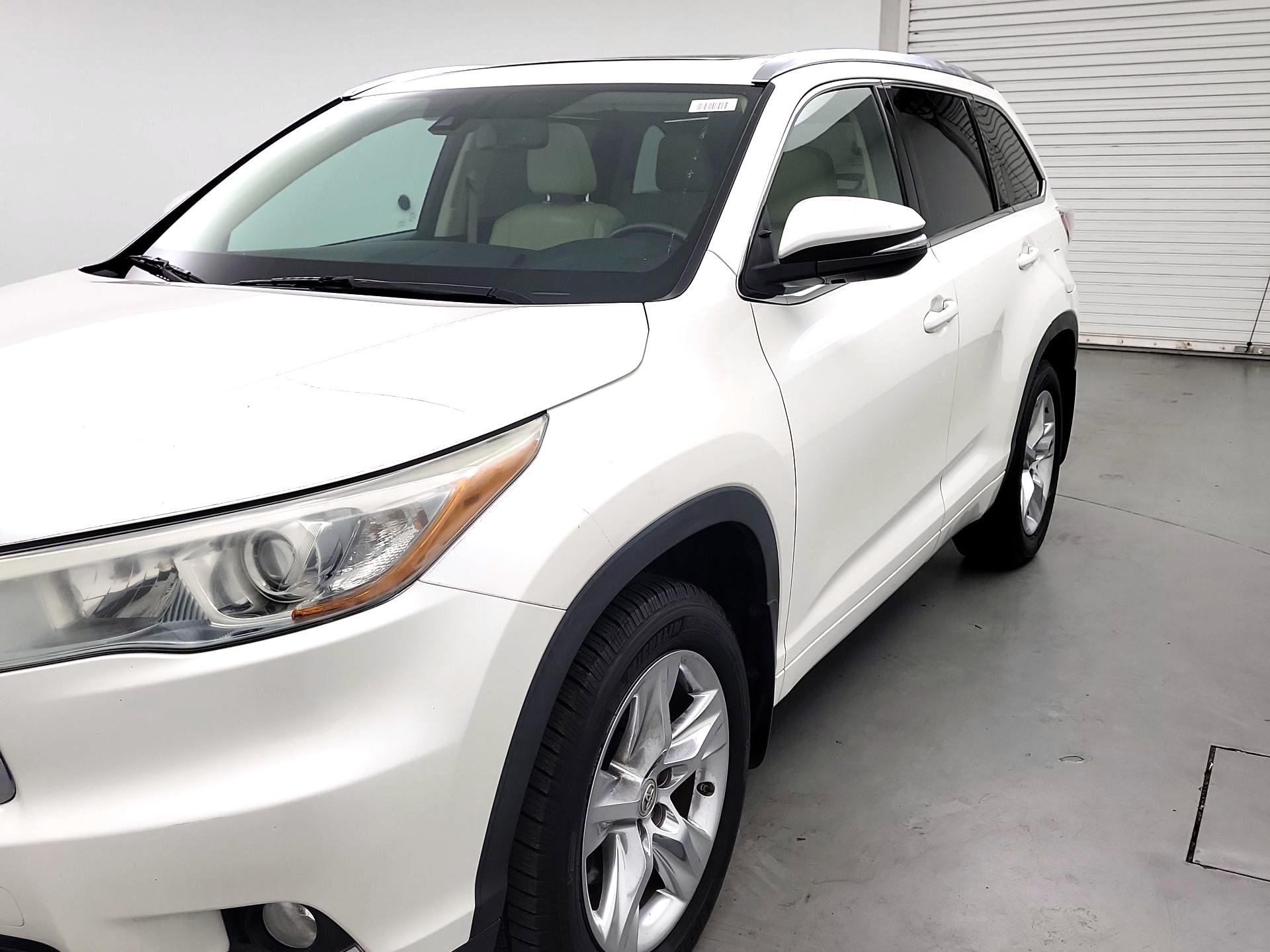 Thumbnail: 2015 Toyota Highlander - 3