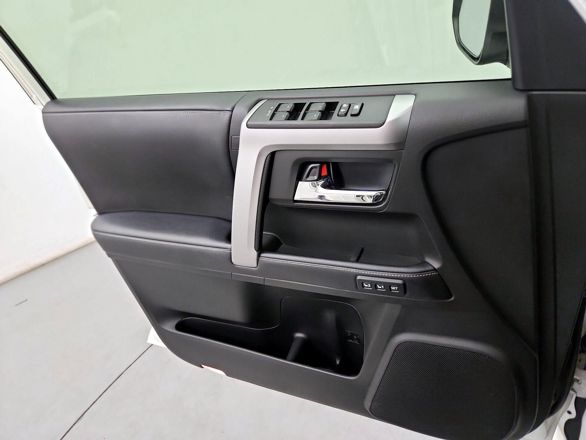 Thumbnail: 2022 Toyota 4Runner - 10