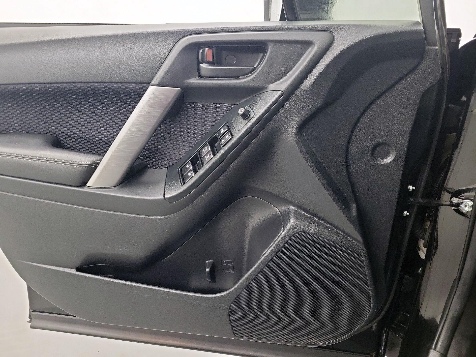 Thumbnail: 2018 Subaru Forester - 10