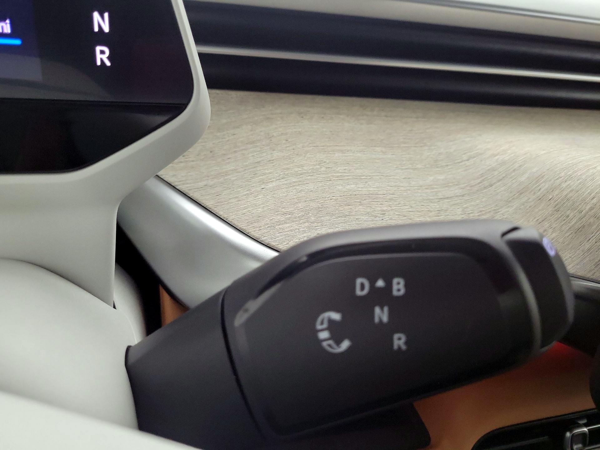 Thumbnail: 2025 Volkswagen ID.Buzz - 16