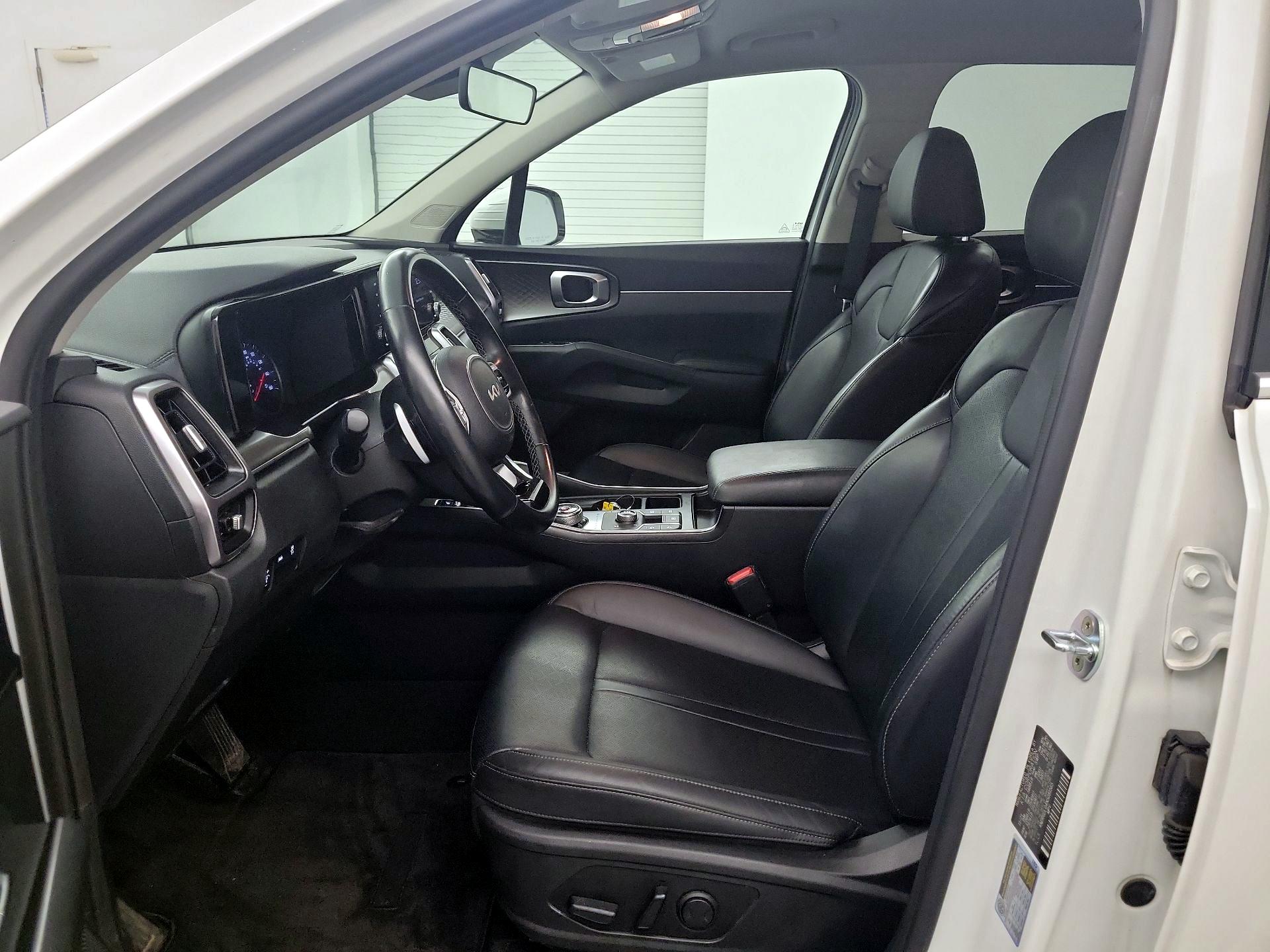 Thumbnail: 2022 Kia Sorento - 9