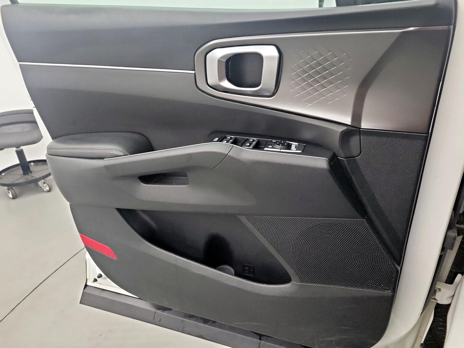 Thumbnail: 2022 Kia Sorento - 10