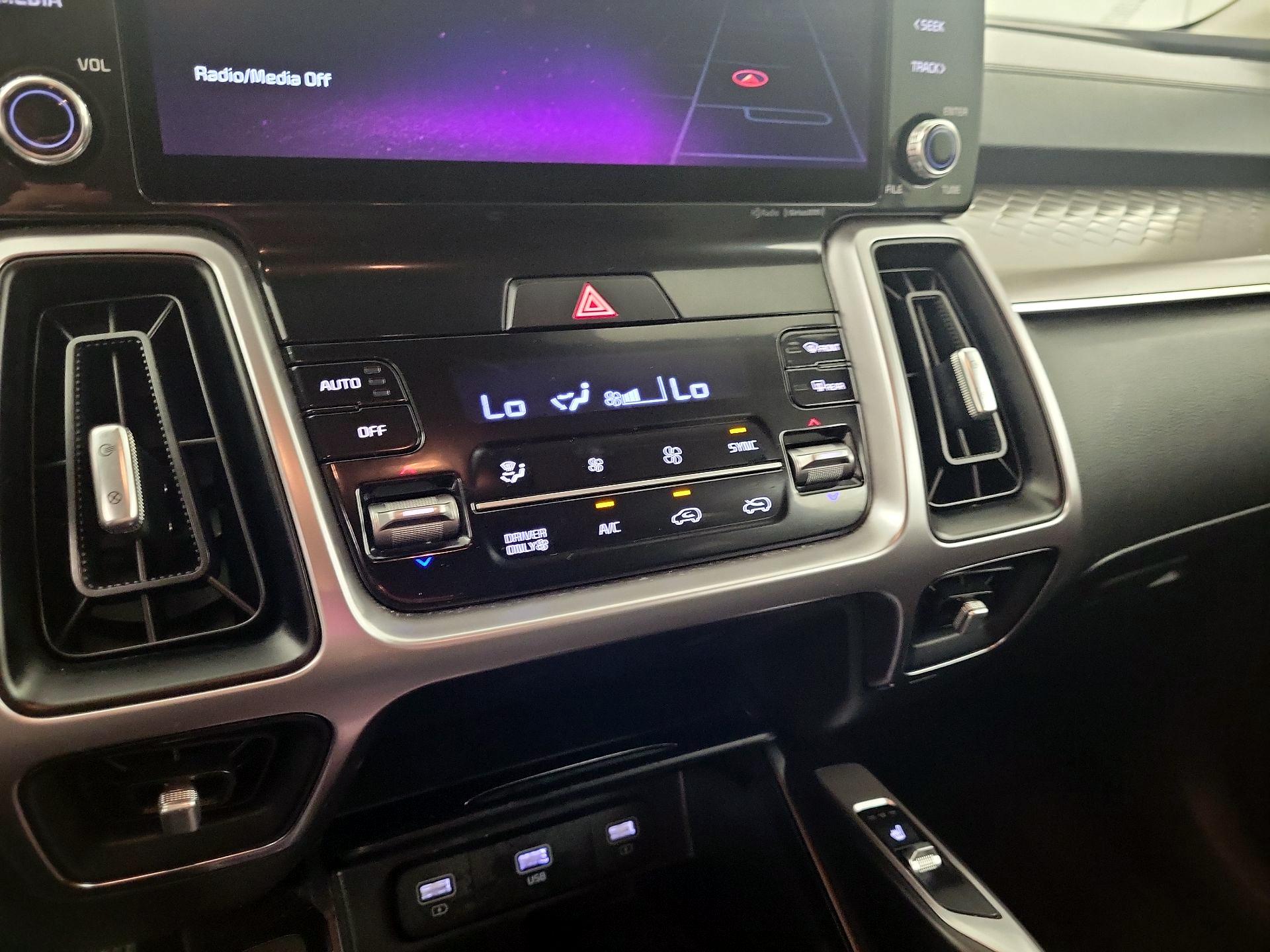 Thumbnail: 2022 Kia Sorento - 15