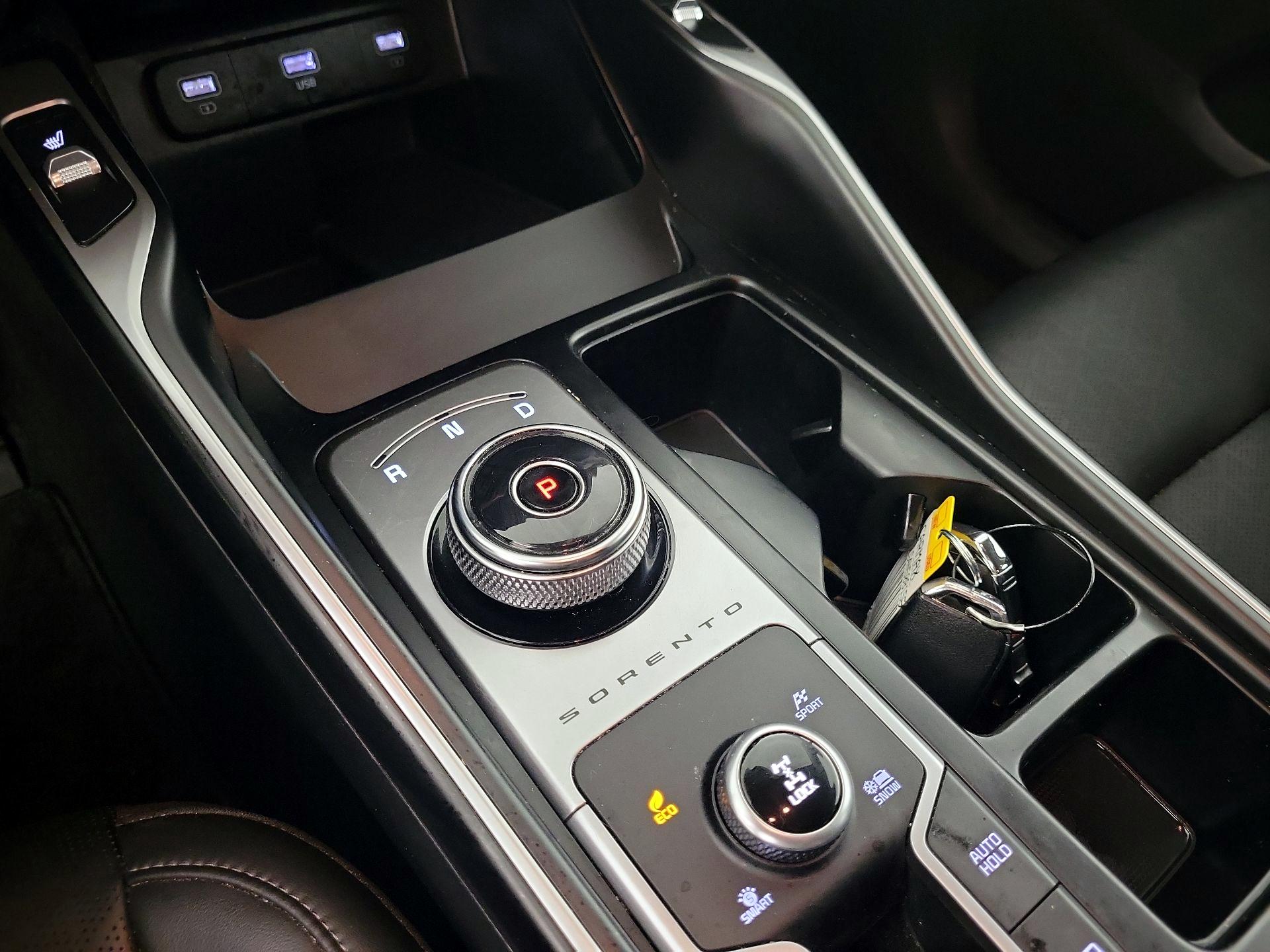 Thumbnail: 2022 Kia Sorento - 16