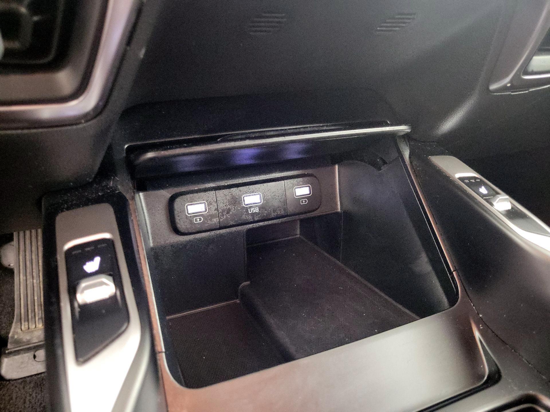 Thumbnail: 2022 Kia Sorento - 17