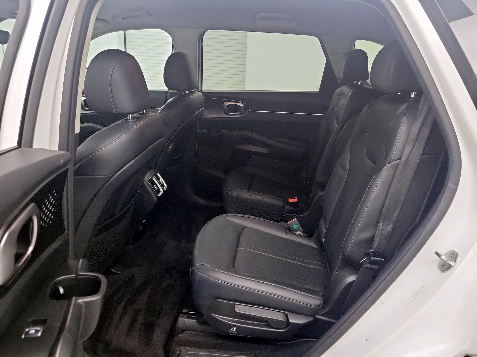 Thumbnail: 2022 Kia Sorento - 18