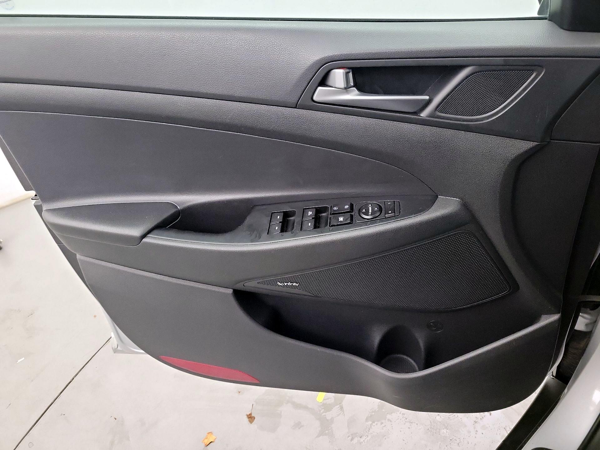 Thumbnail: 2017 Hyundai Tucson - 10