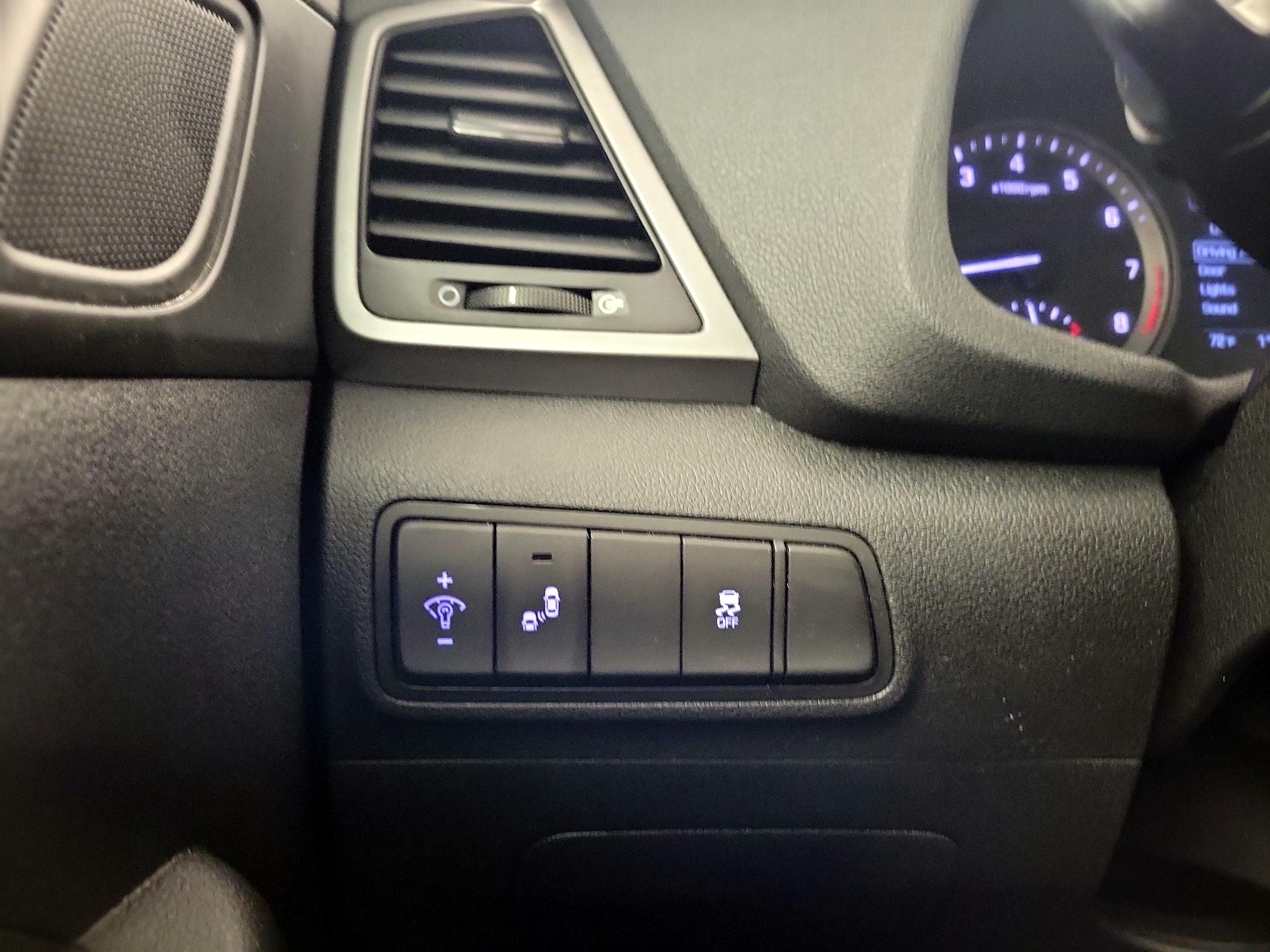 Thumbnail: 2017 Hyundai Tucson - 11