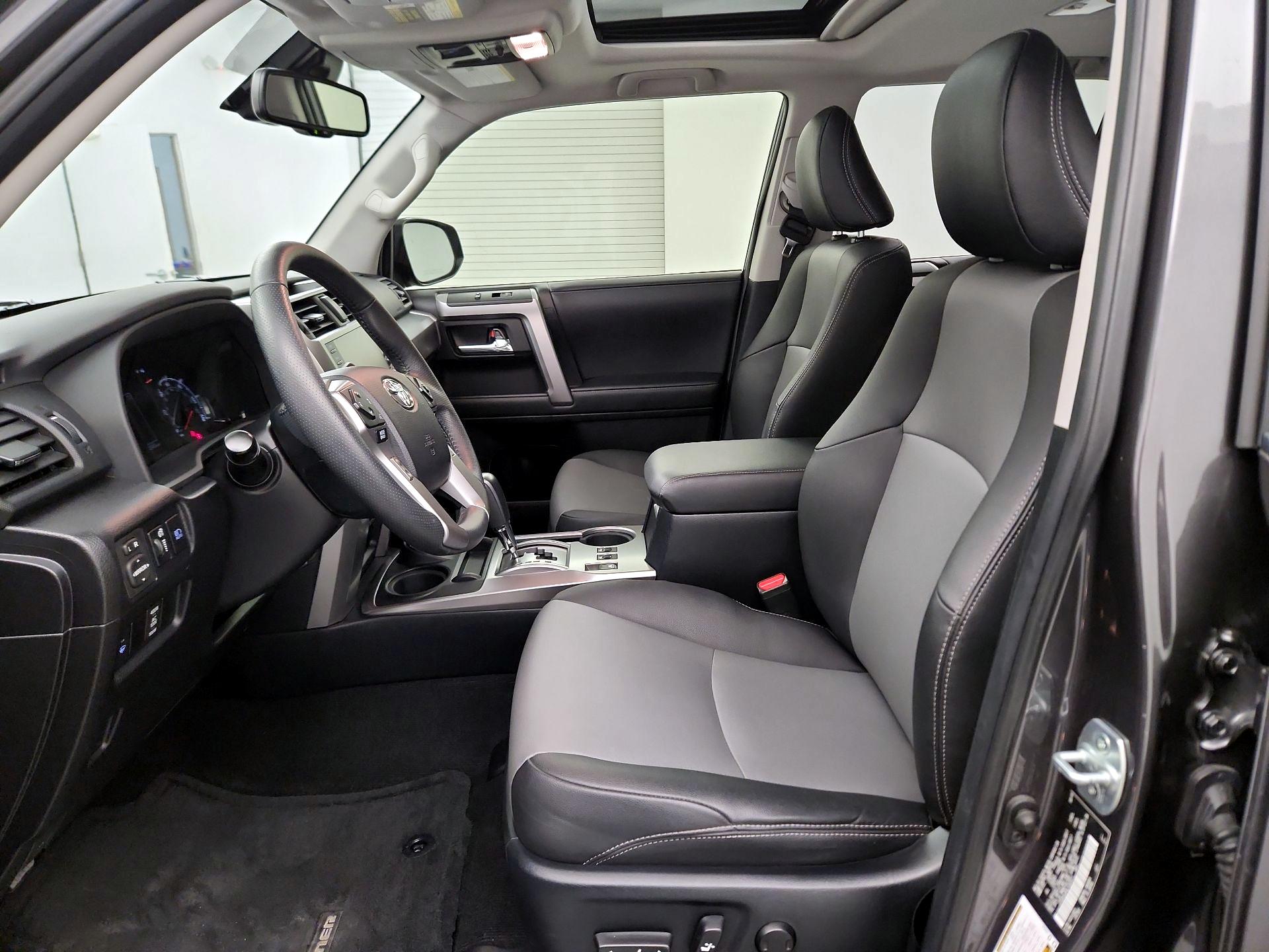 Thumbnail: 2020 Toyota 4Runner - 9