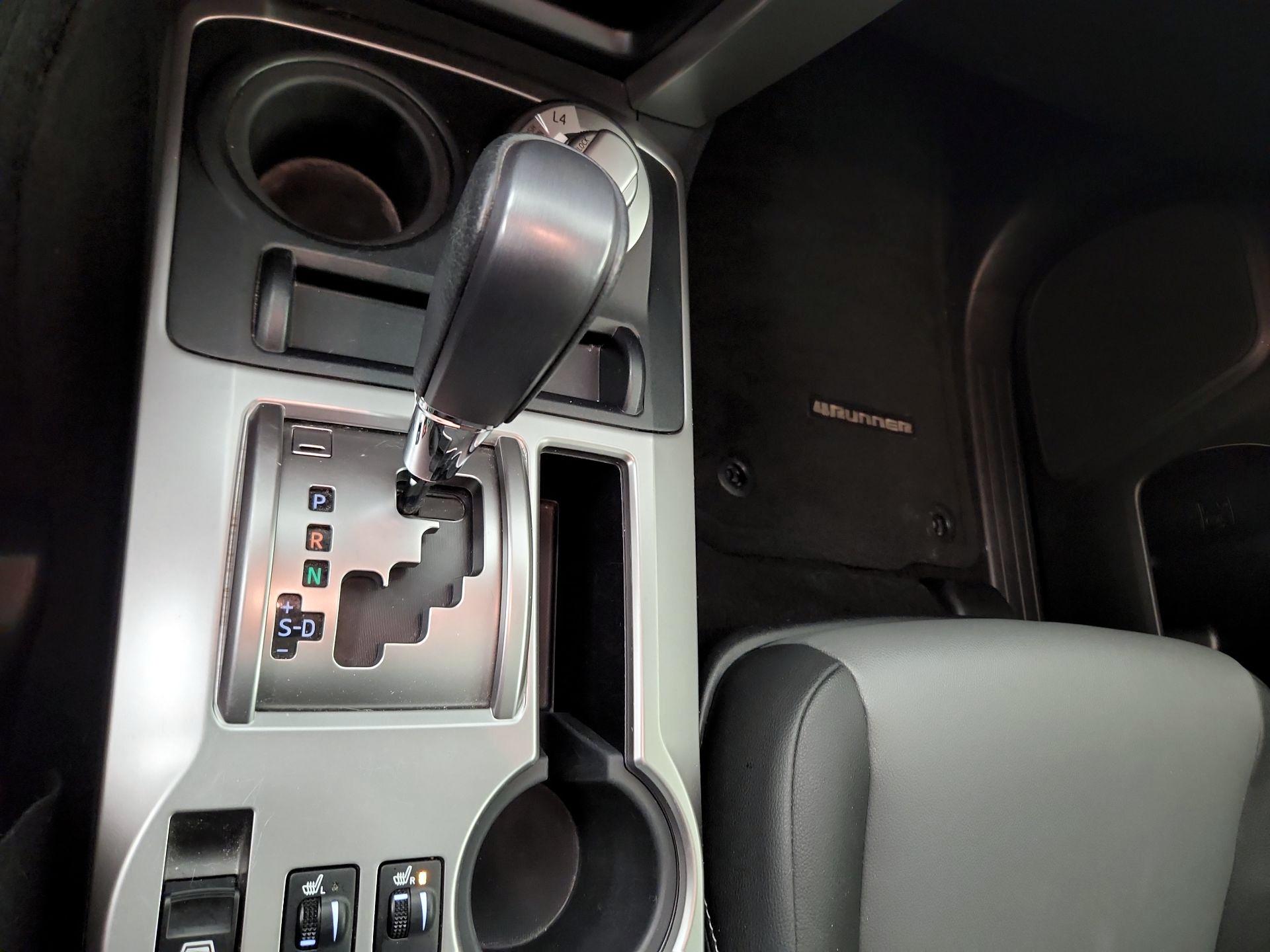 Thumbnail: 2020 Toyota 4Runner - 16