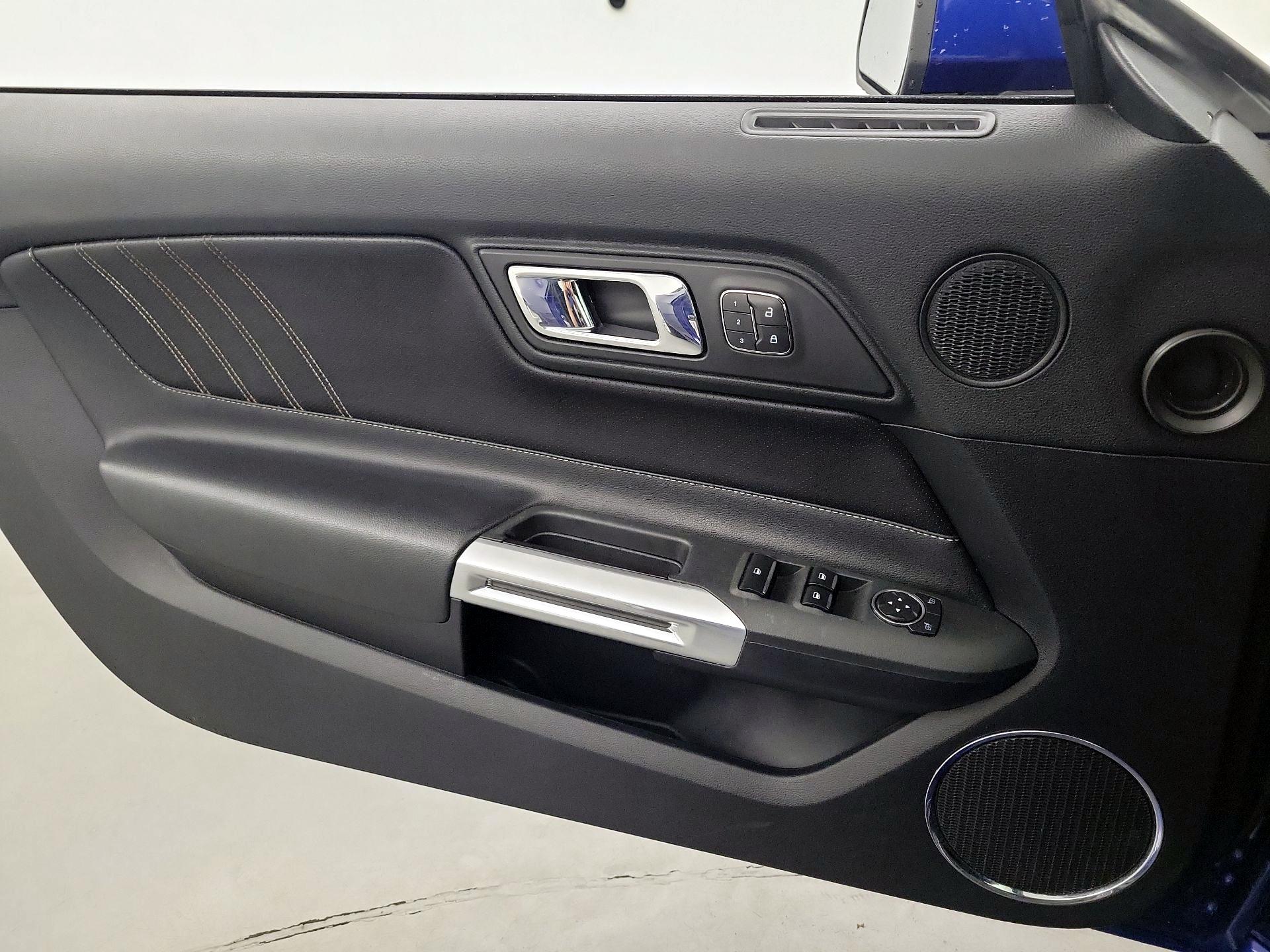 Thumbnail: 2015 Ford Mustang - 10