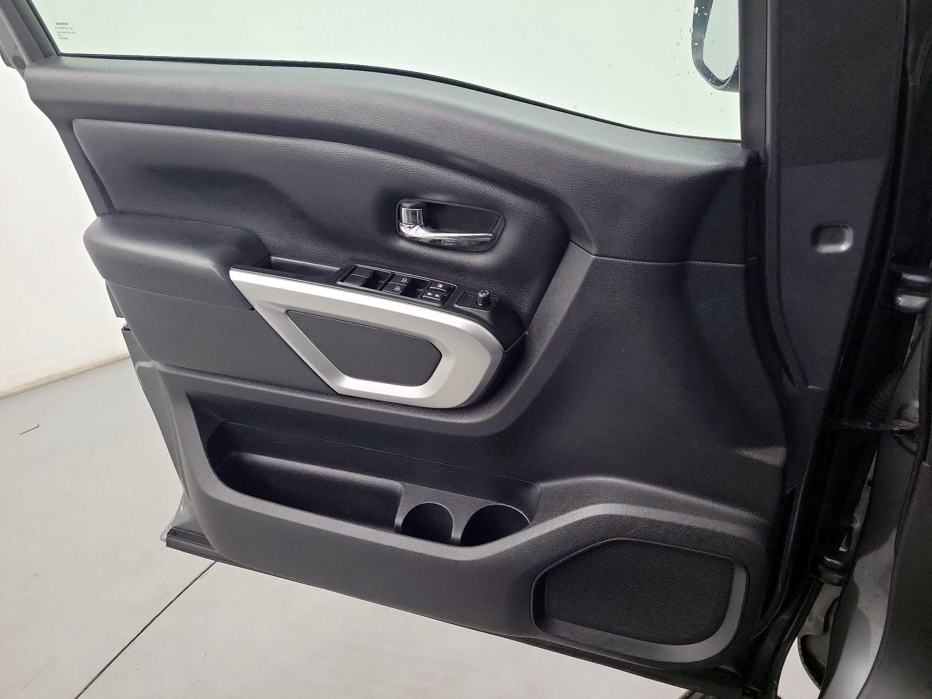 Thumbnail: 2019 Nissan Titan - 10