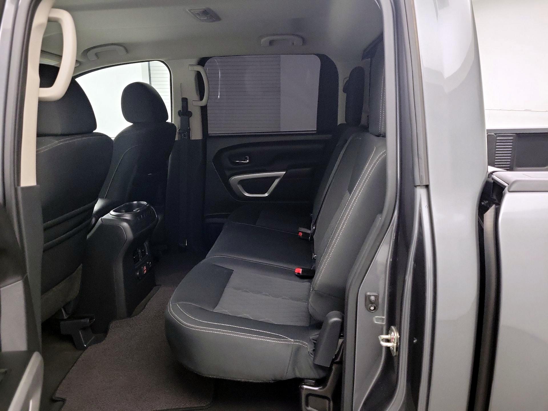 Thumbnail: 2019 Nissan Titan - 18