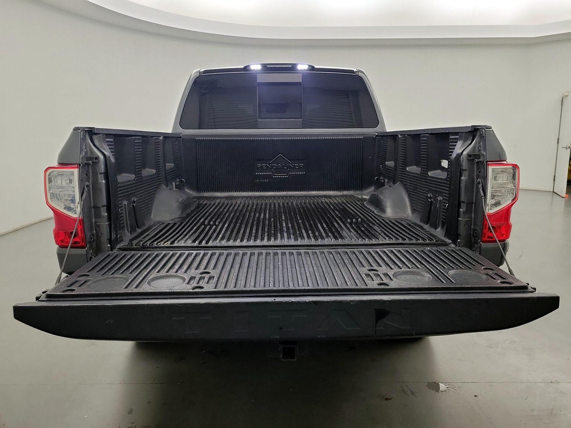 Thumbnail: 2019 Nissan Titan - 19