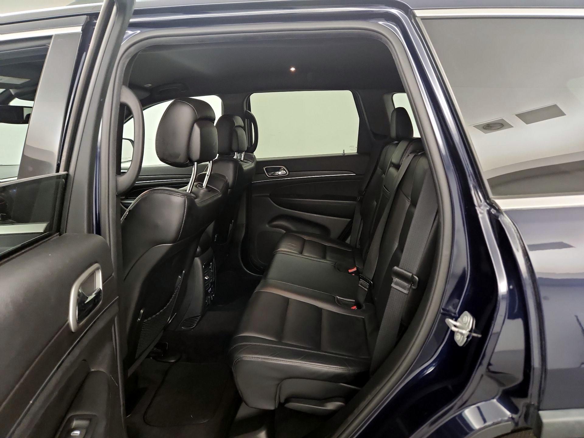 Thumbnail: 2018 Jeep Grand Cherokee - 17