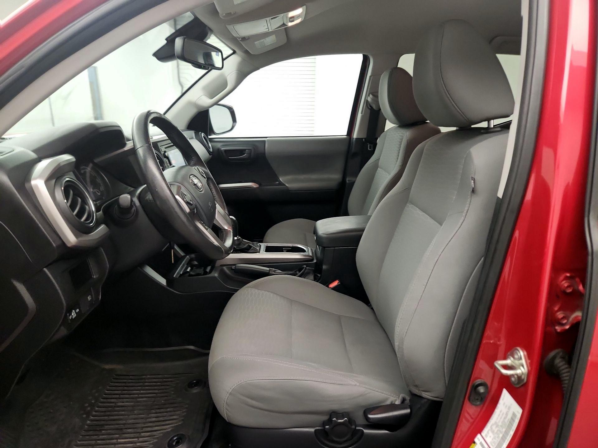 Thumbnail: 2018 Toyota Tacoma - 9