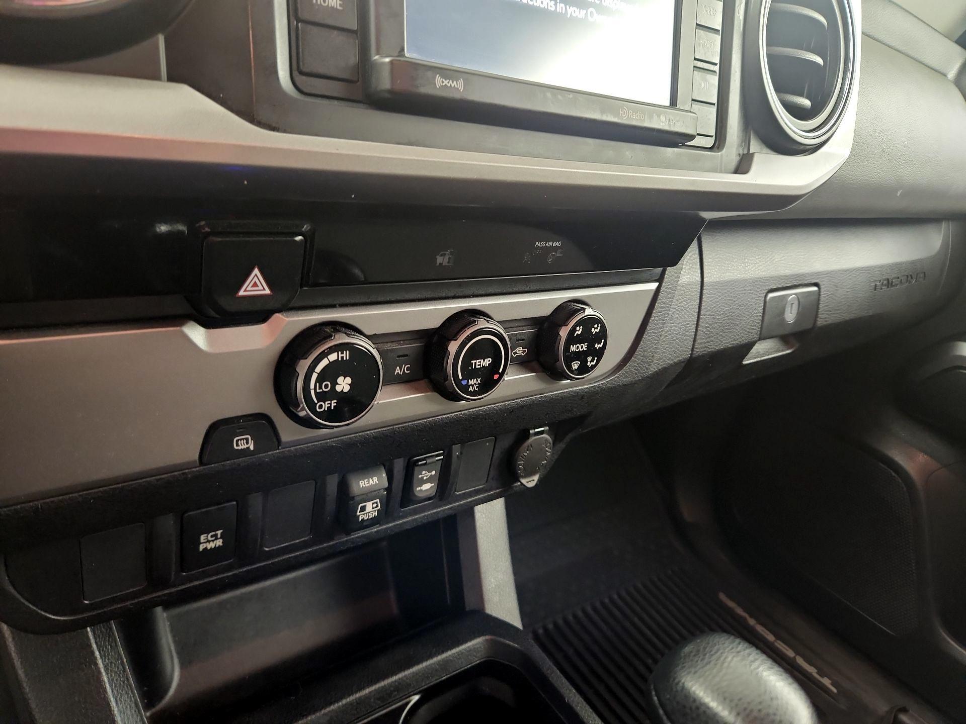 Thumbnail: 2018 Toyota Tacoma - 14