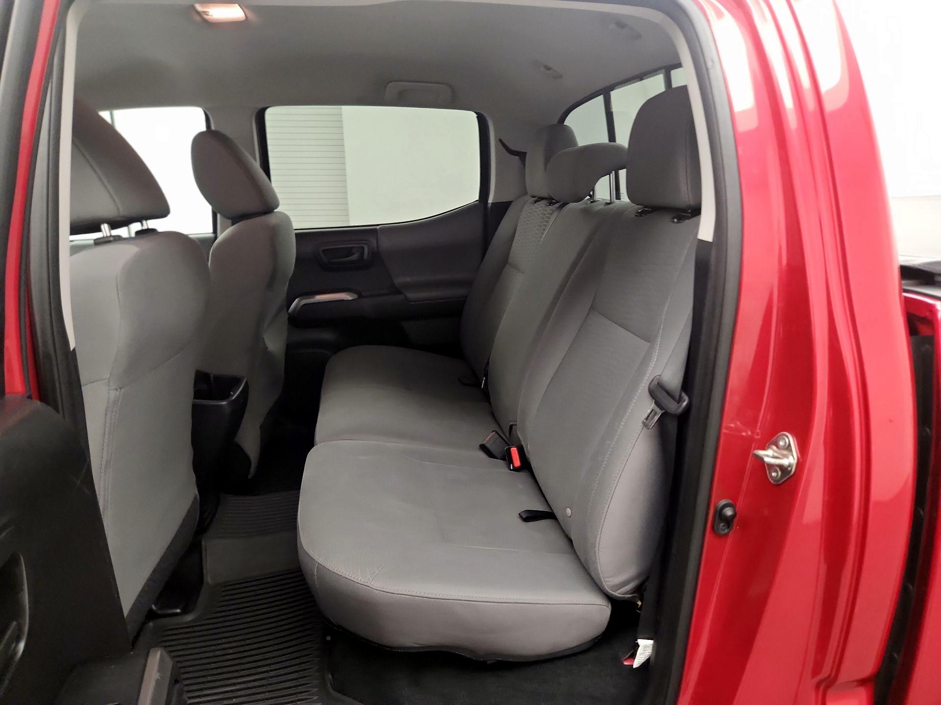 Thumbnail: 2018 Toyota Tacoma - 17