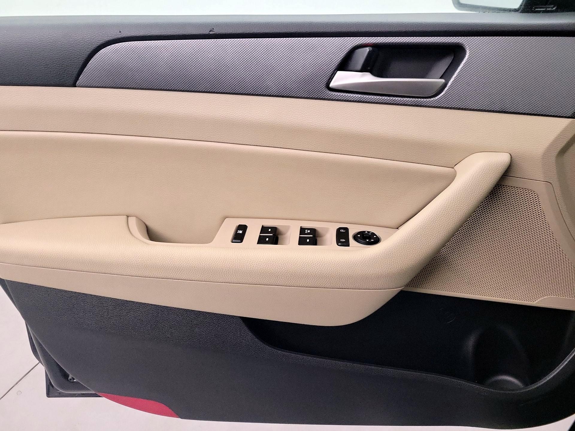 Thumbnail: 2018 Hyundai Sonata - 10