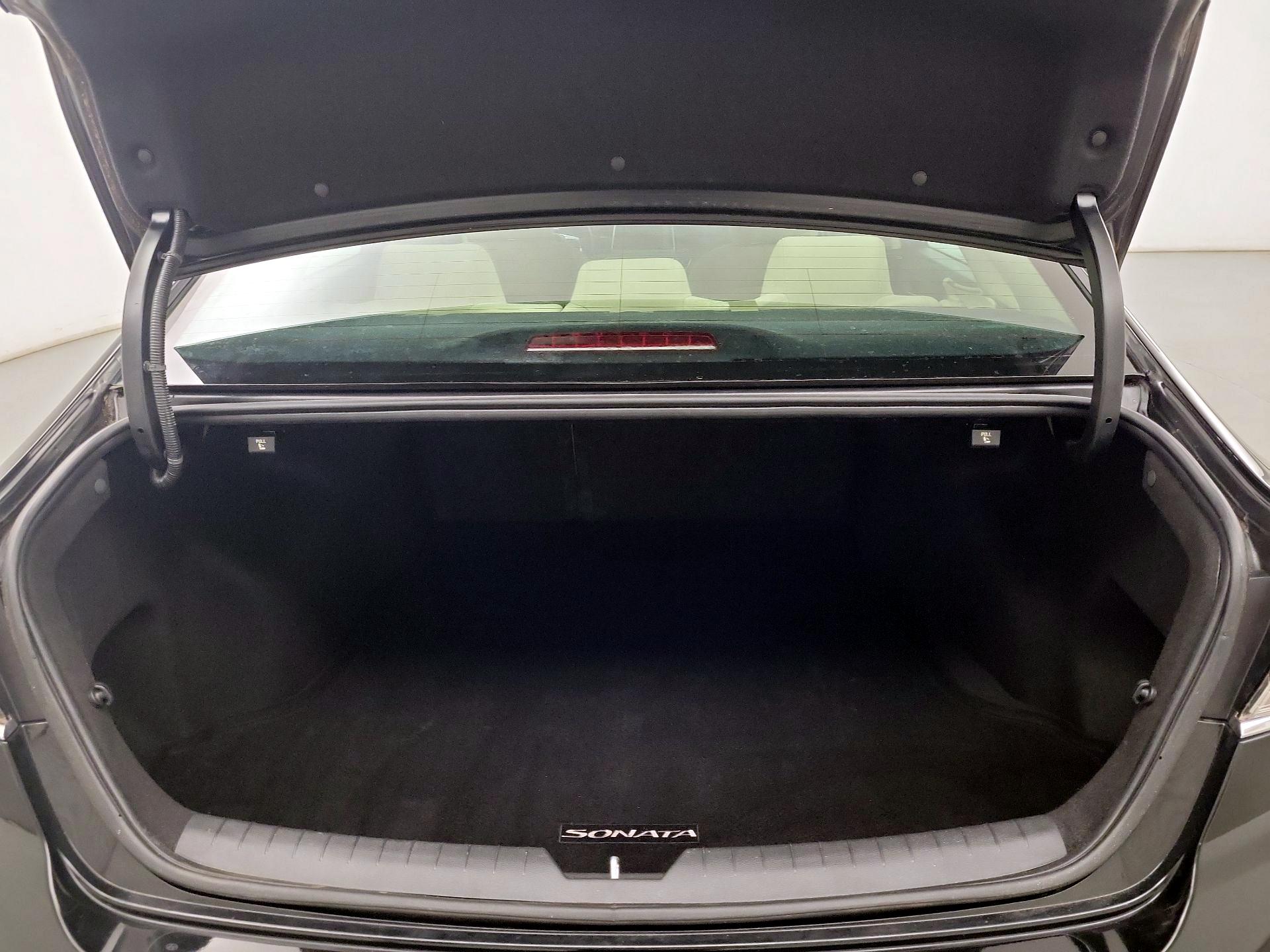 Thumbnail: 2018 Hyundai Sonata - 18