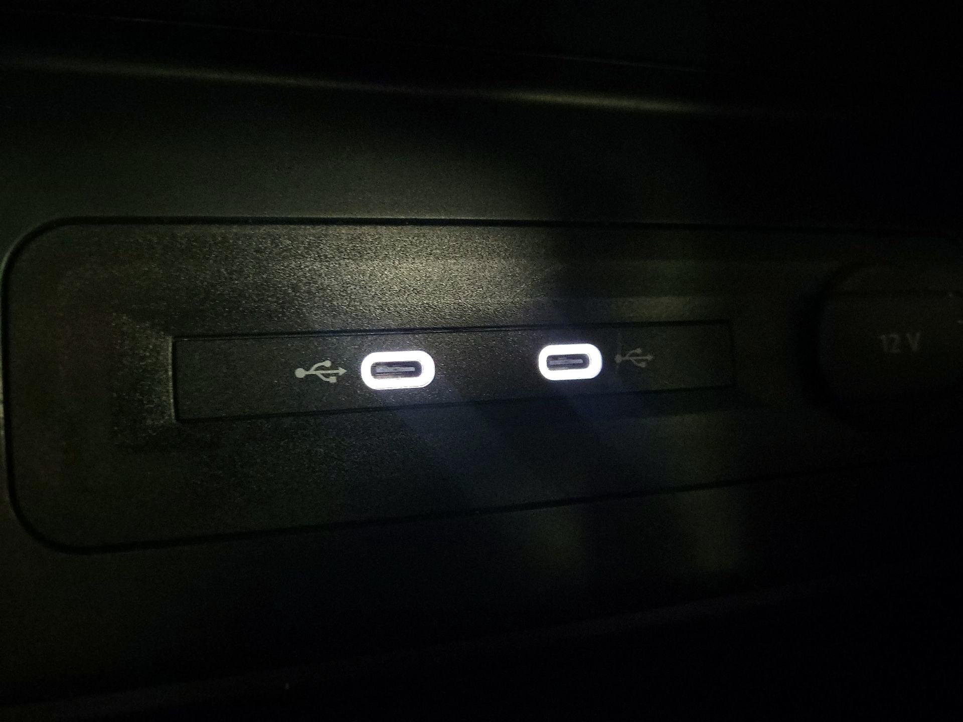 Thumbnail: 2022 Volkswagen Atlas - 16