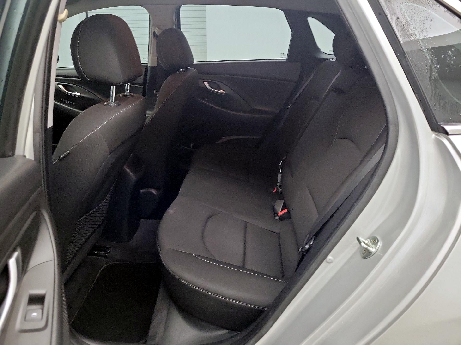 Thumbnail: 2019 Hyundai Elantra - 17