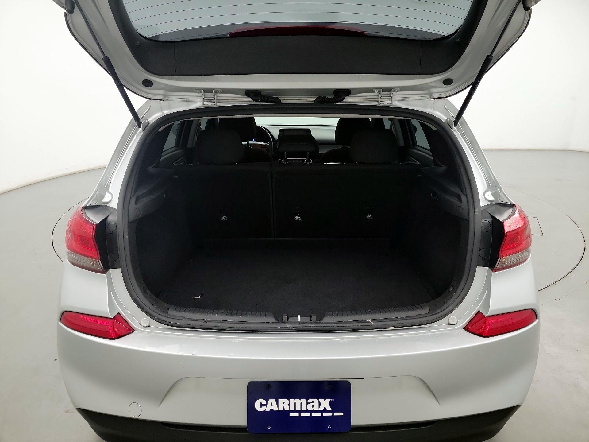 Thumbnail: 2019 Hyundai Elantra - 18