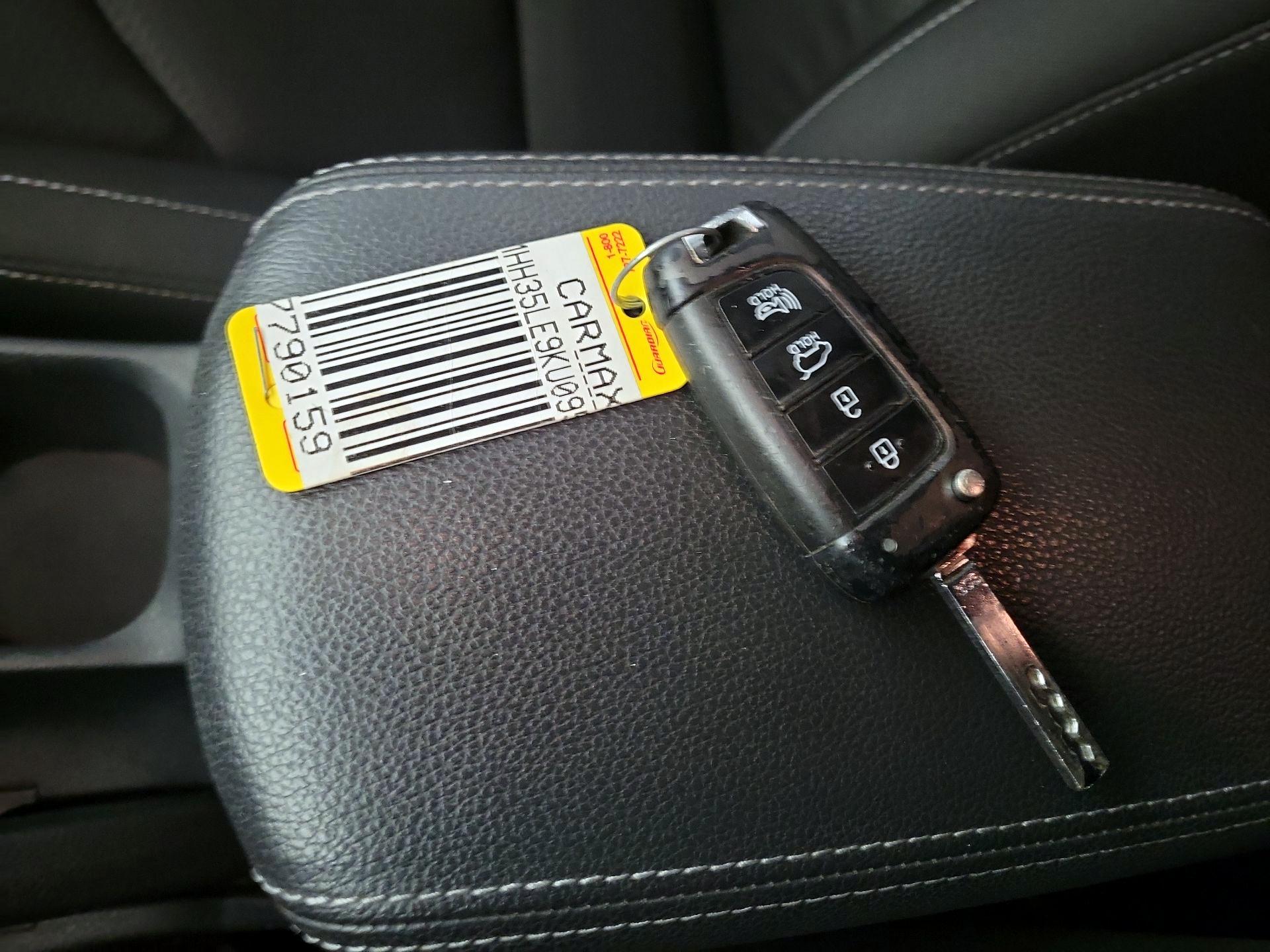 Thumbnail: 2019 Hyundai Elantra - 20