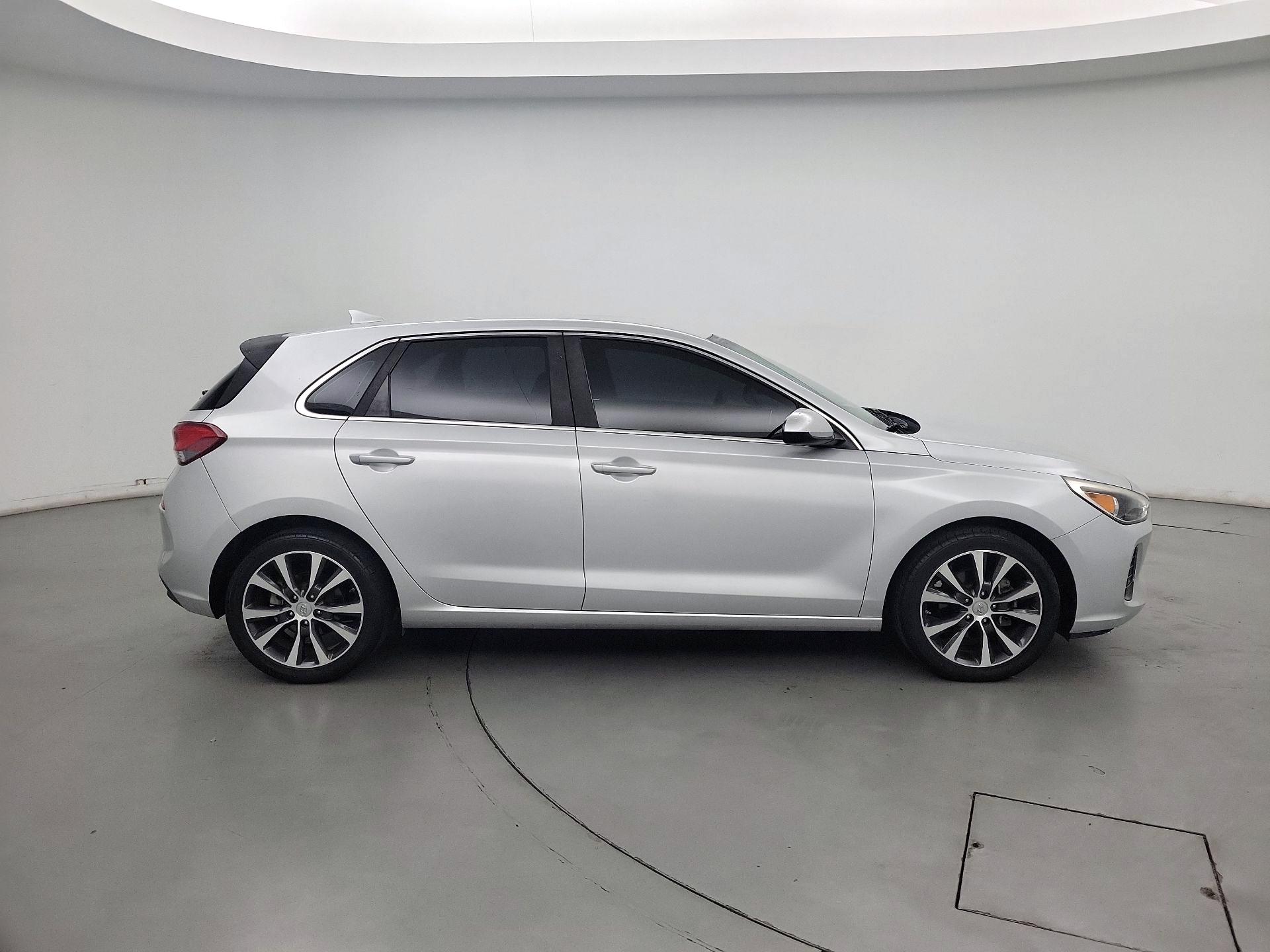Thumbnail: 2019 Hyundai Elantra - 4